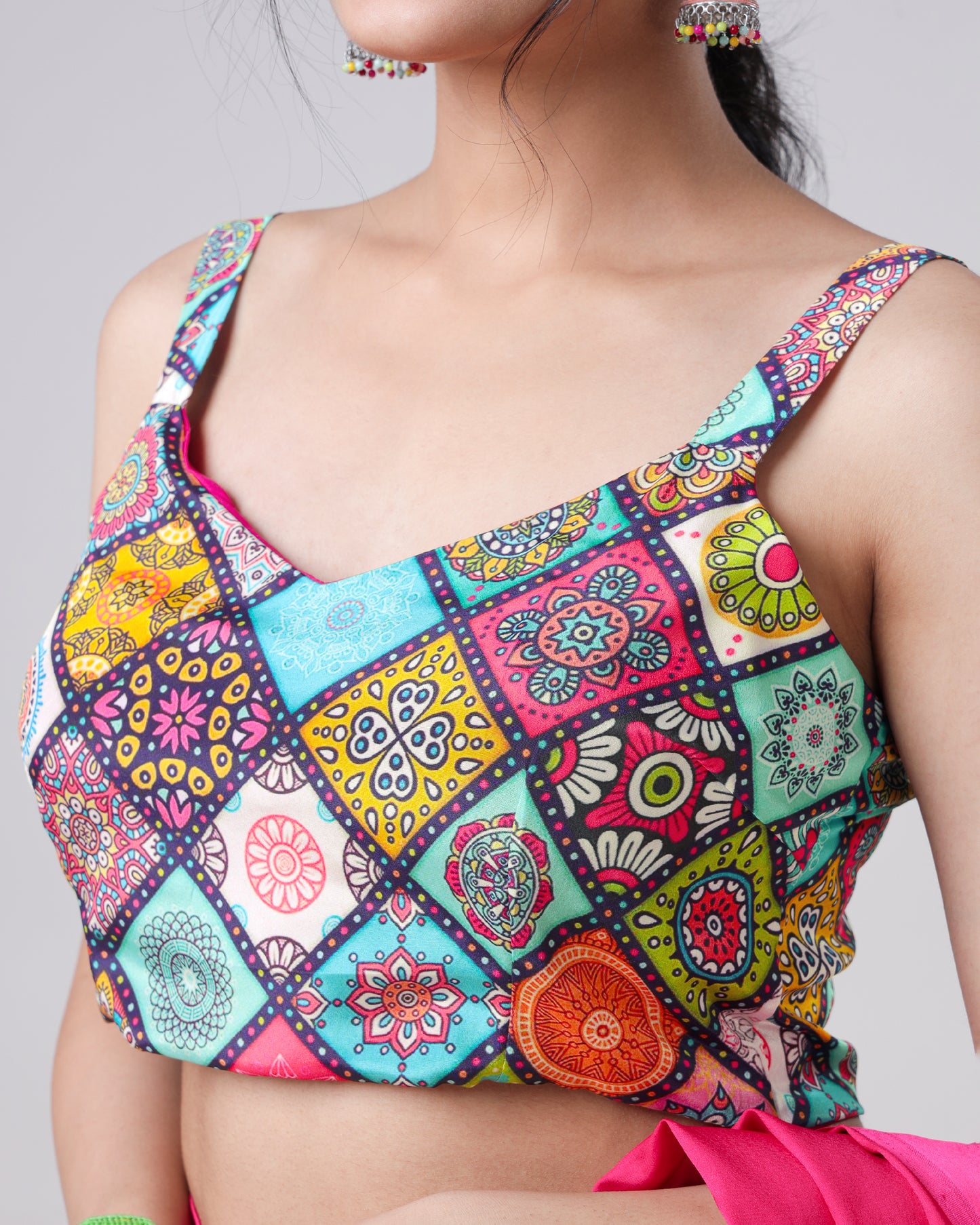 Trendy Gamthee V Neck Sleeveless Blouse
