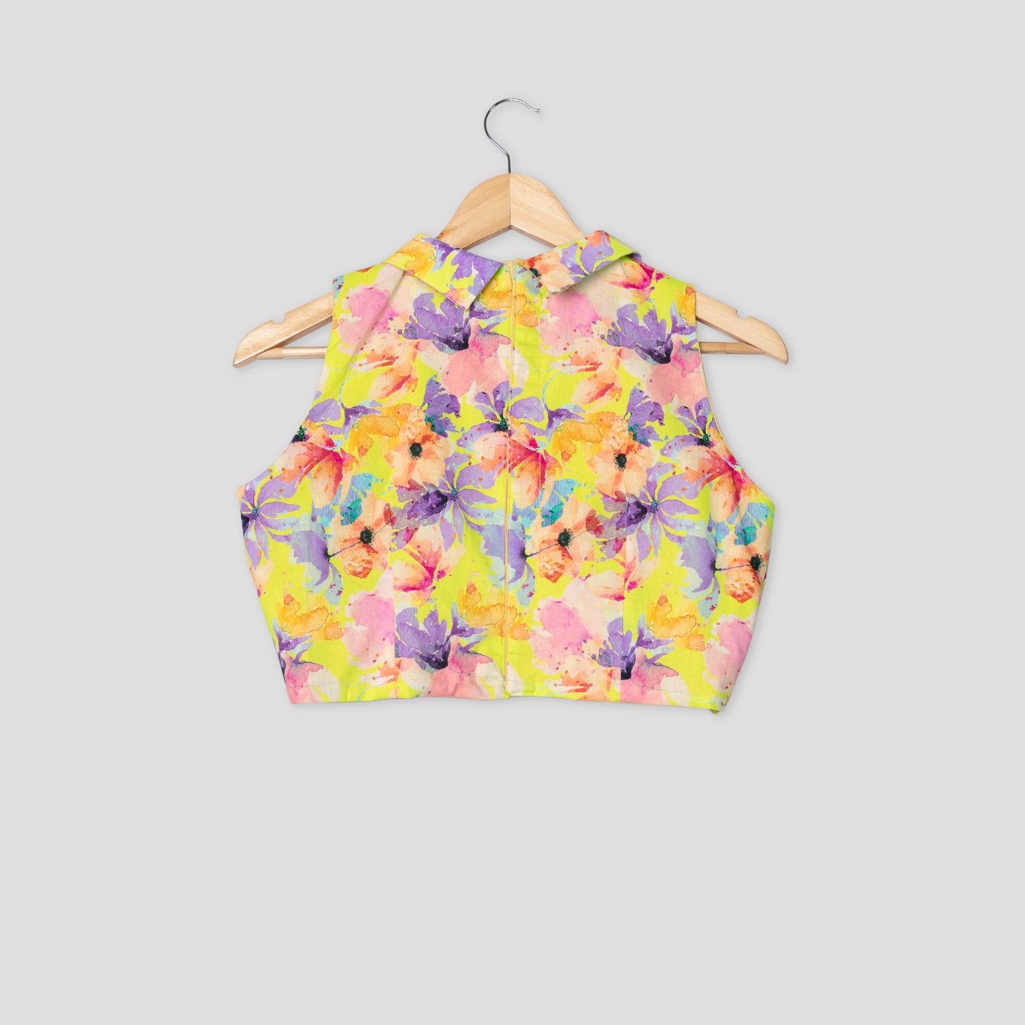 Cozy And Catchy Floral Collar Neck Sleeveless Cotton Blouse