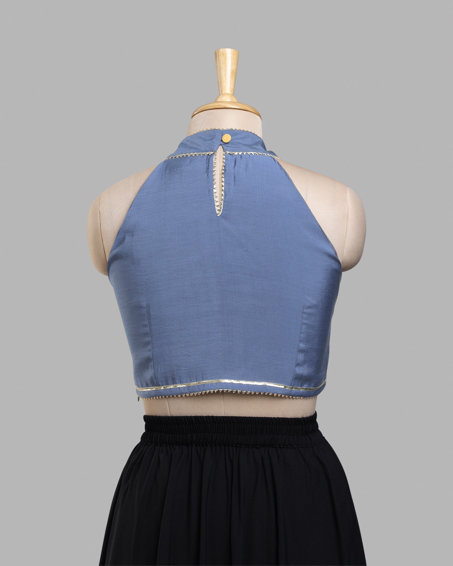 Sky Sculpt Halter Blouse - Sleek Neckline, Statement Fit