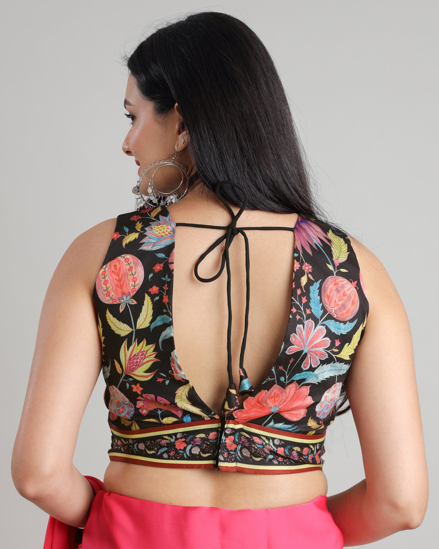 Eye-Catching Blouse :The V-Neck That Poly Glazed Cotton
