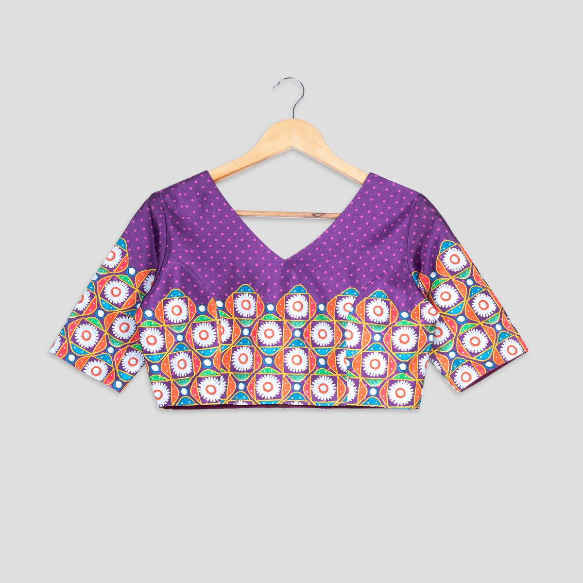 Trendy Bandhanii Print Blouse With Modern Short Sleeves