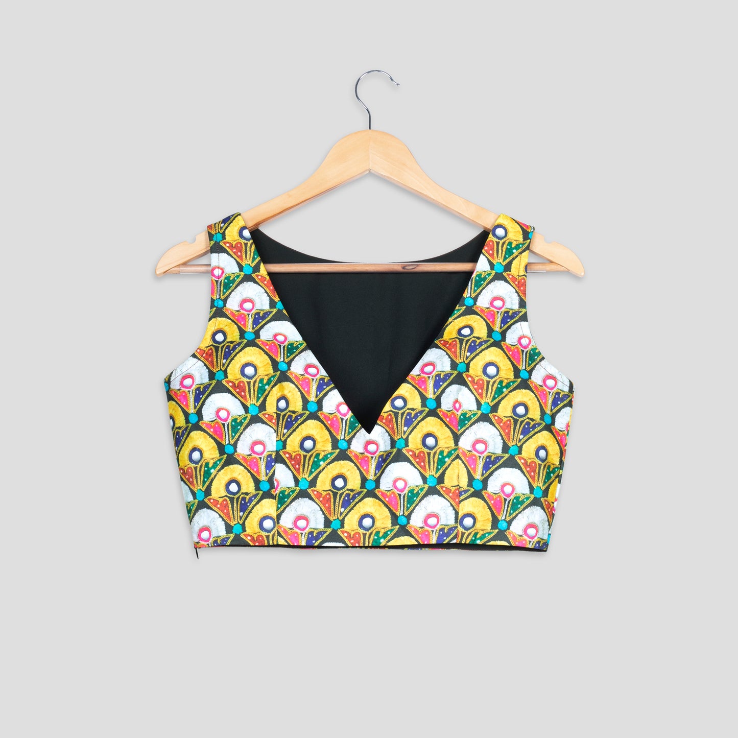 Sophisticated Gamthee Design Sleeveless Blouse
