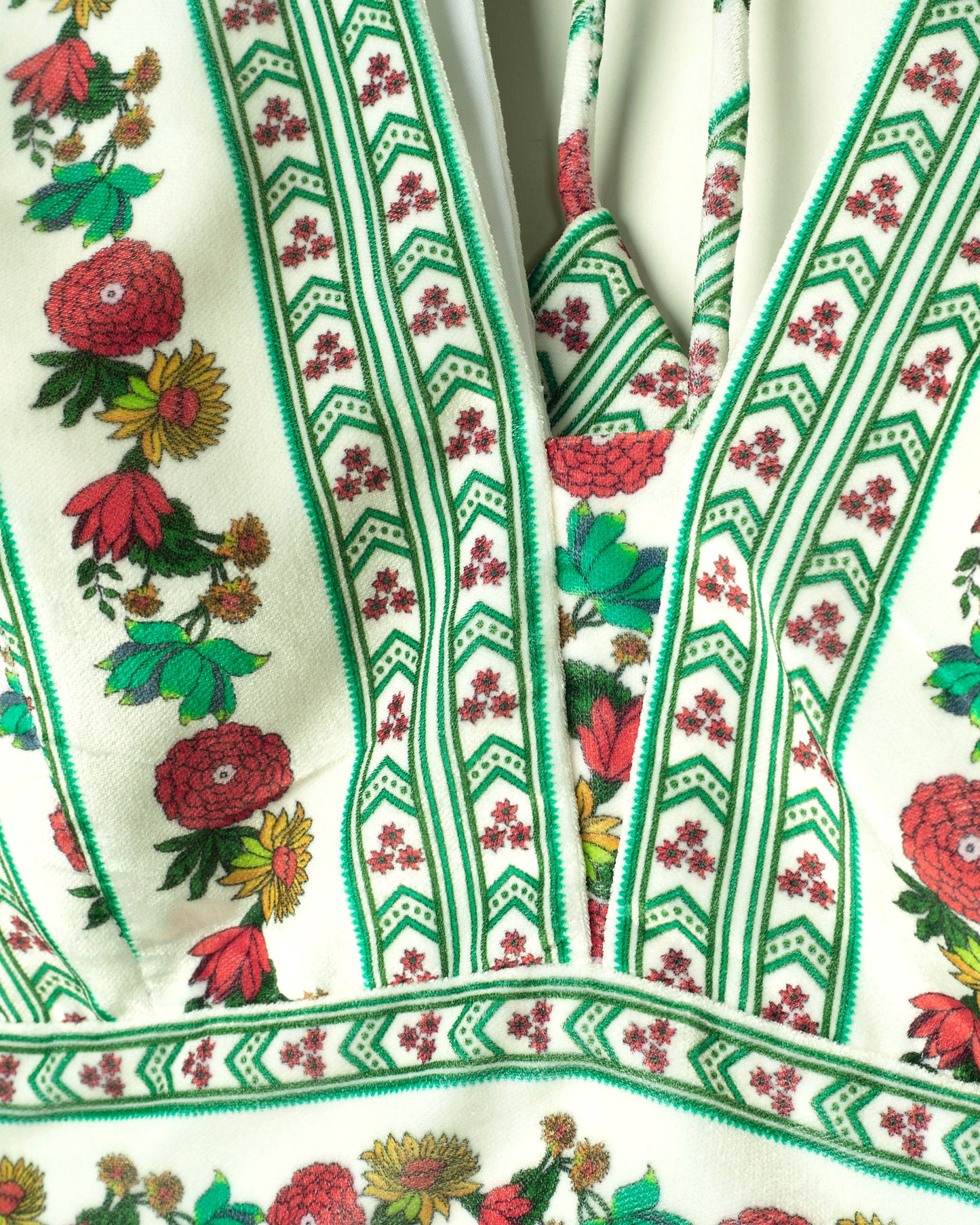 Mugal Print Sleeveless Velvet Blouse