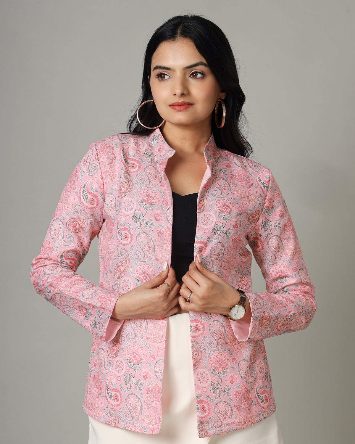 Elevate Your Look With This Stunning Women's Jacket