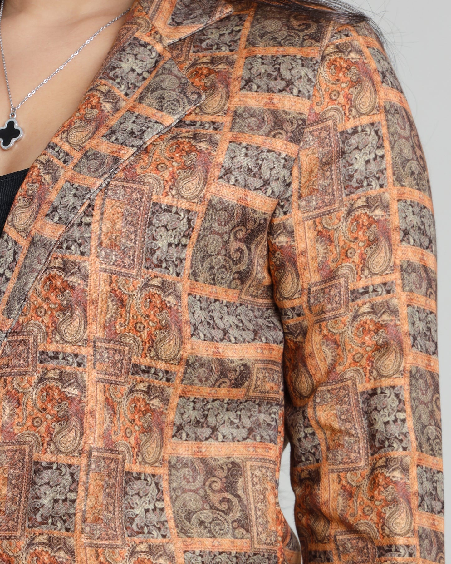 Pasmina Luxe: A Jacket For The World Stage