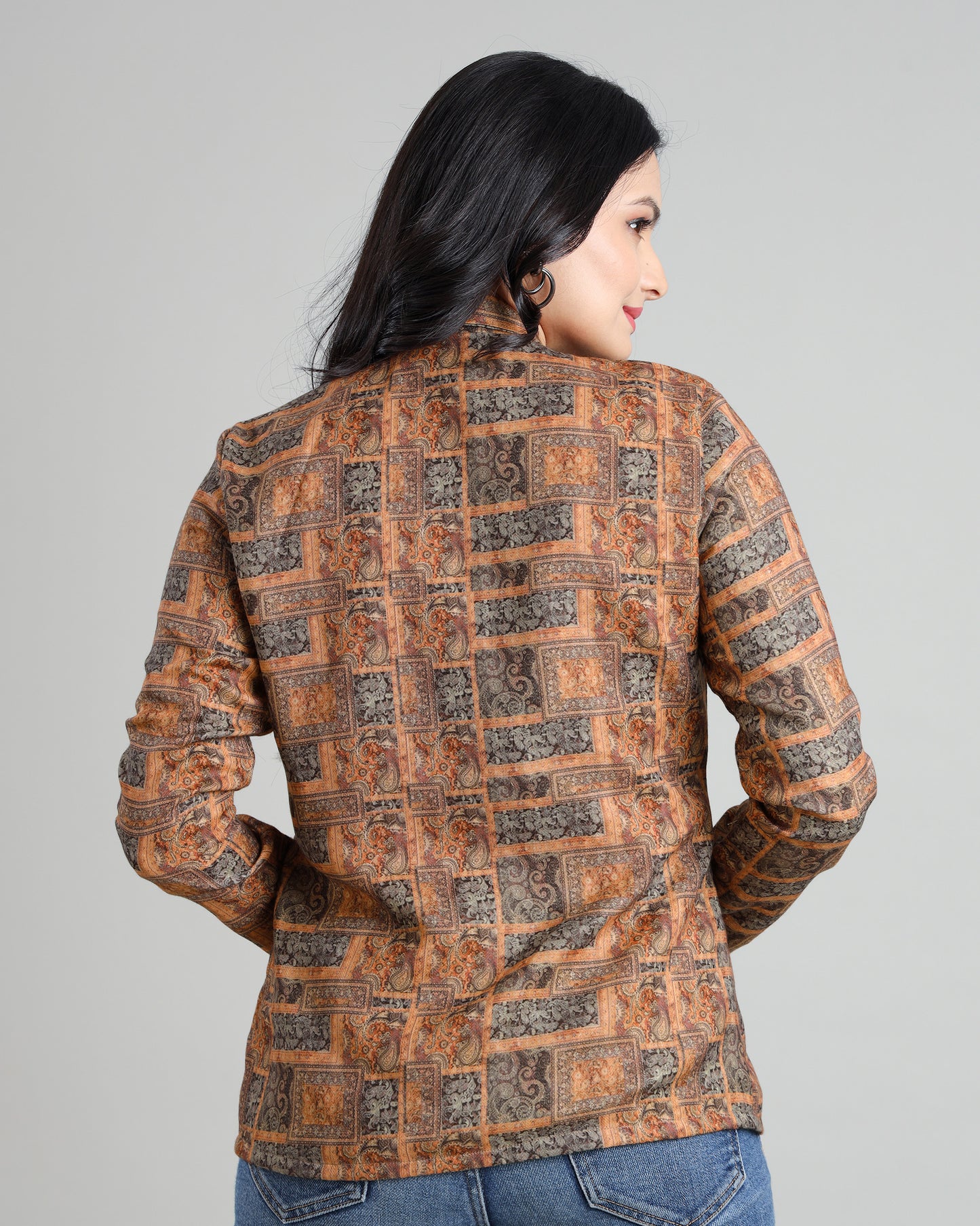 Pasmina Luxe: A Jacket For The World Stage