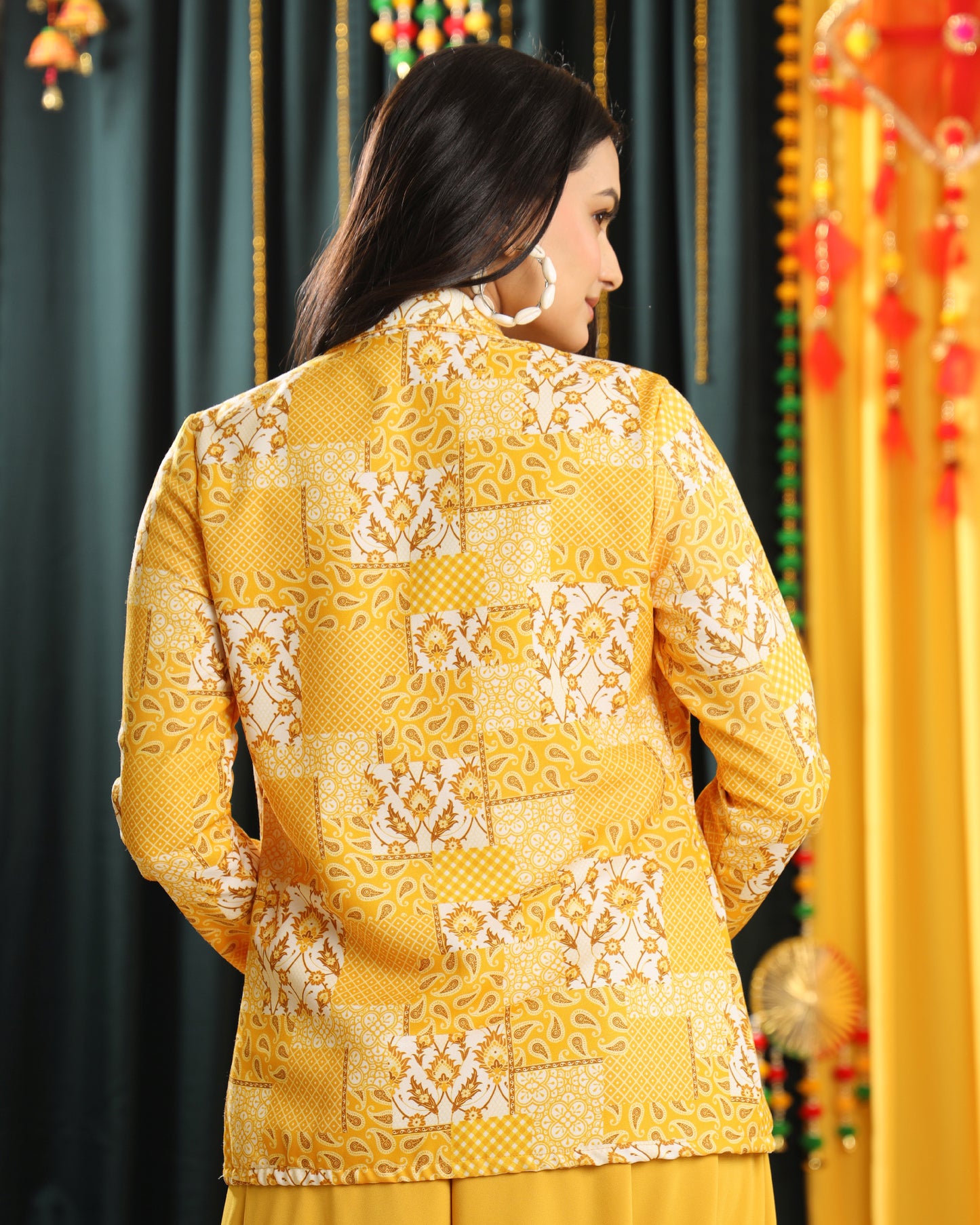 Head Turning Jacket: Dress Up Your Next Event