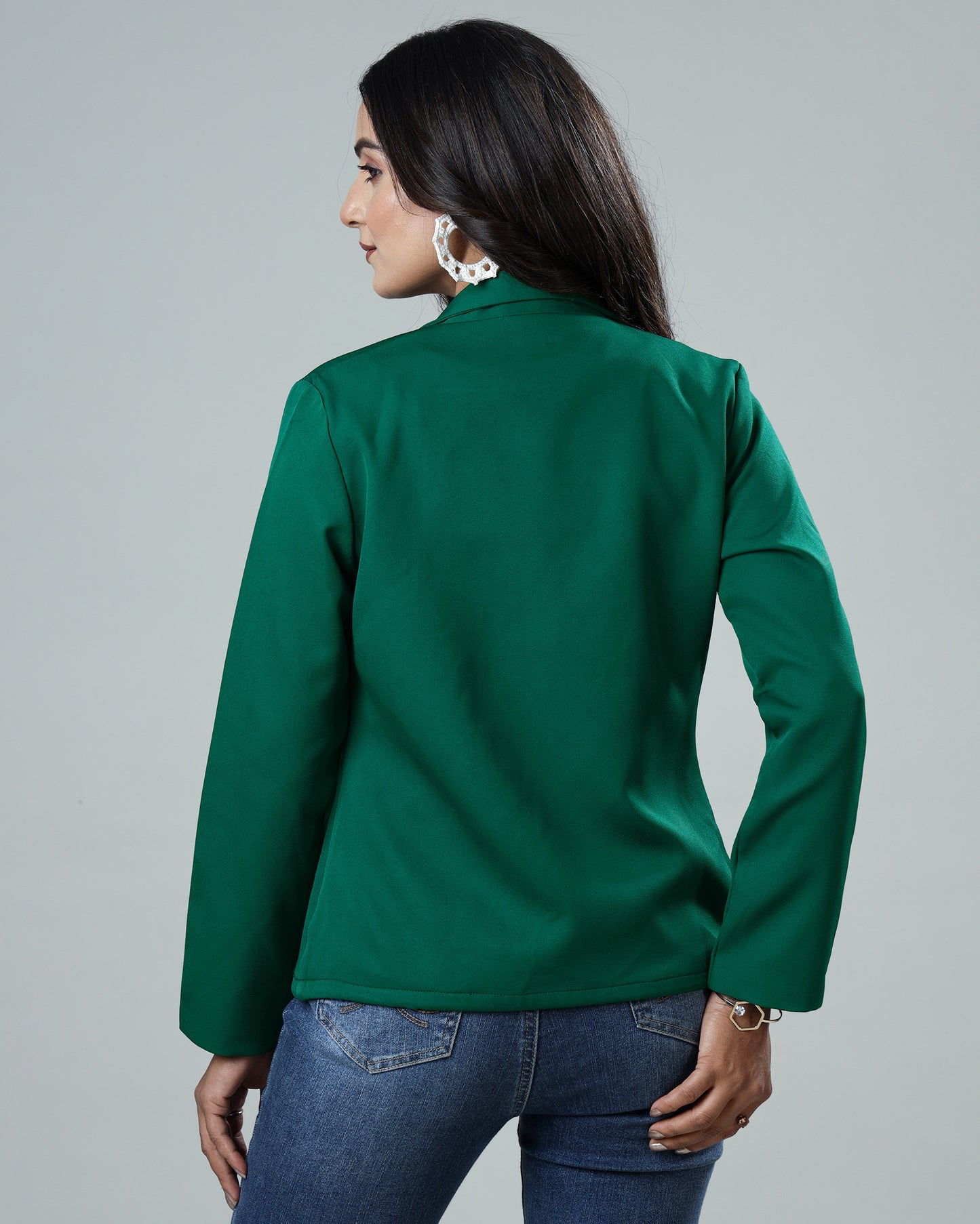 Luxe Touch Women Jacket: Classic Colors, Enduring Style