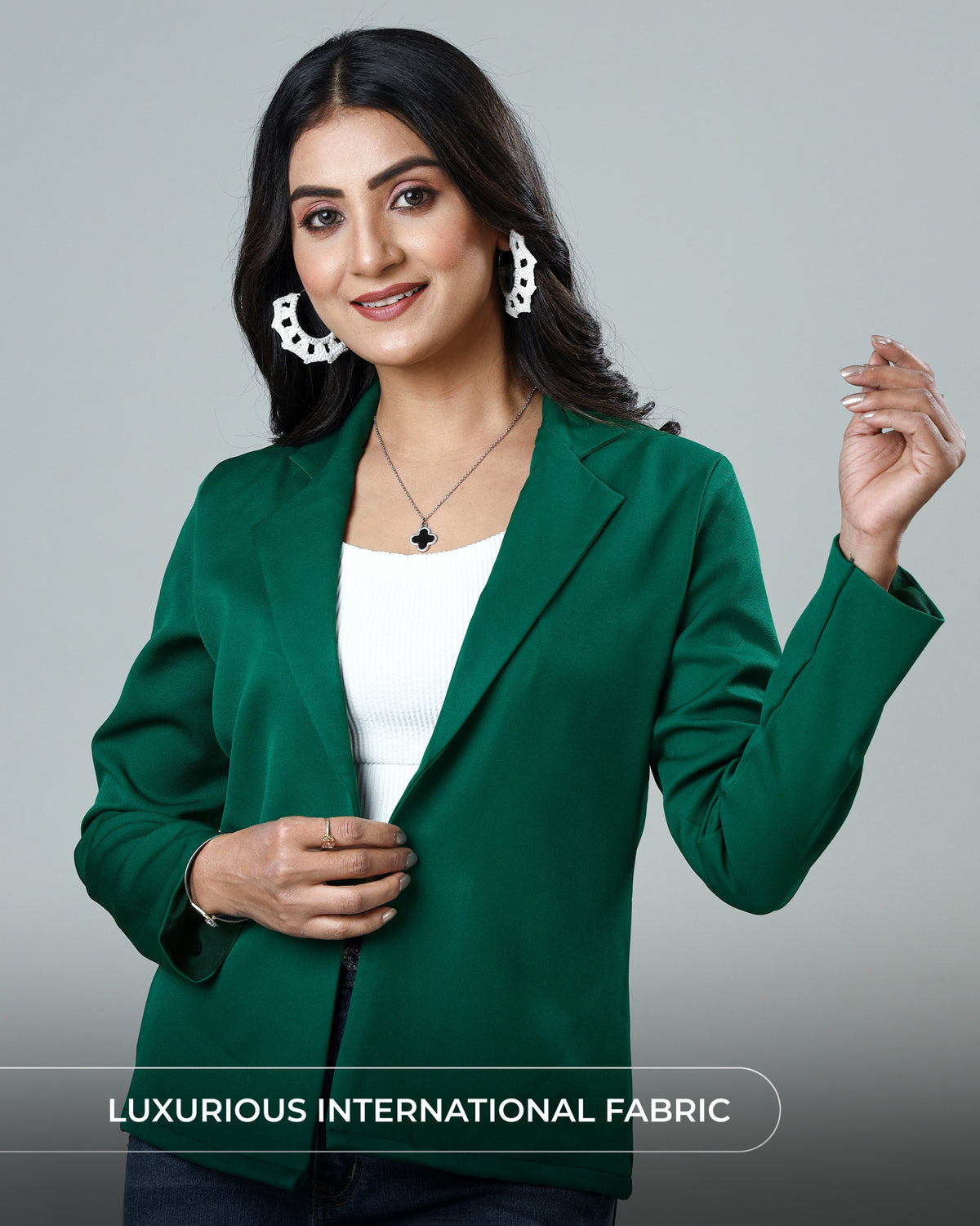 Luxe Touch Women Jacket: Classic Colors, Enduring Style