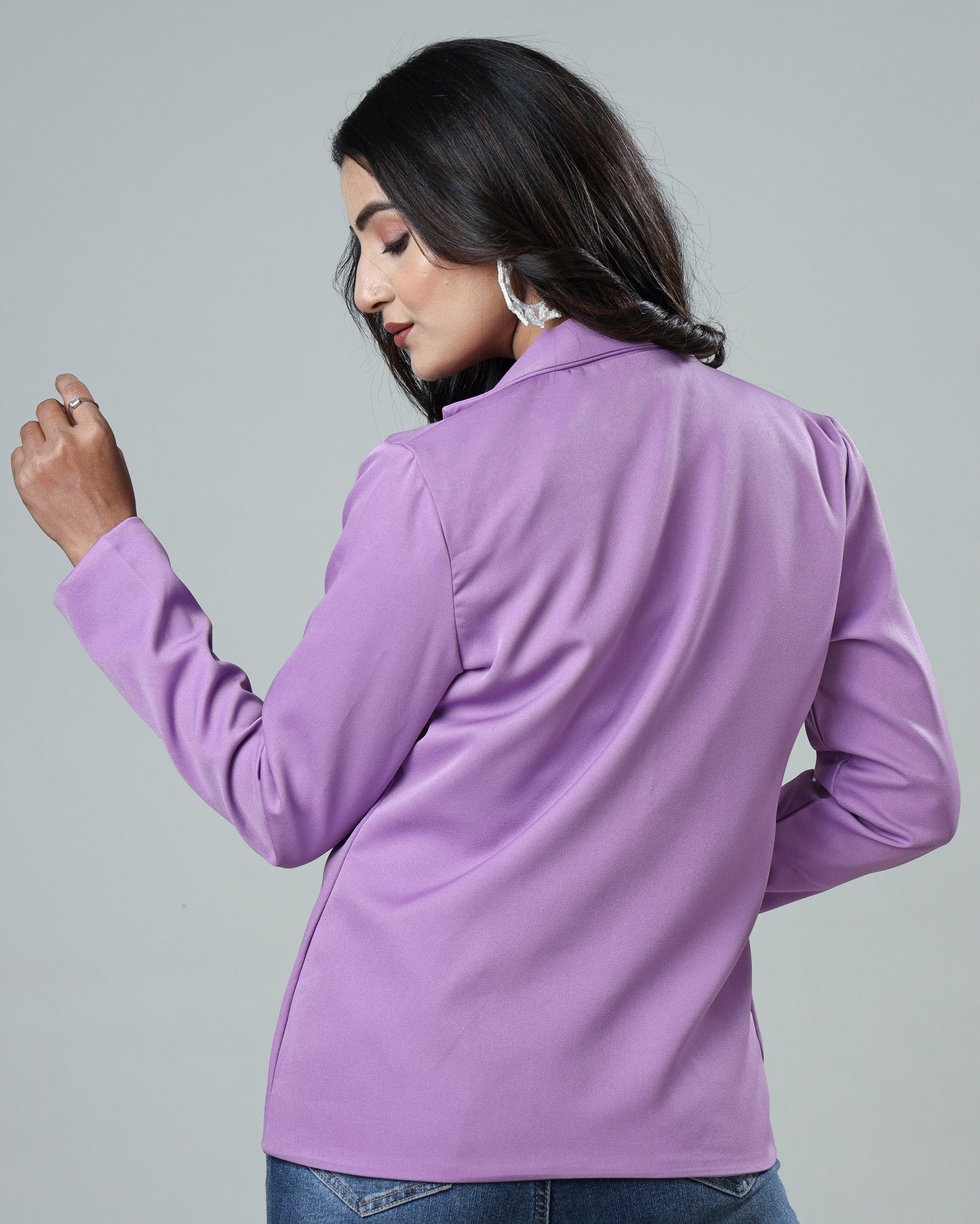 Luxe Touch Women Jacket: Classic Colors, Enduring Style