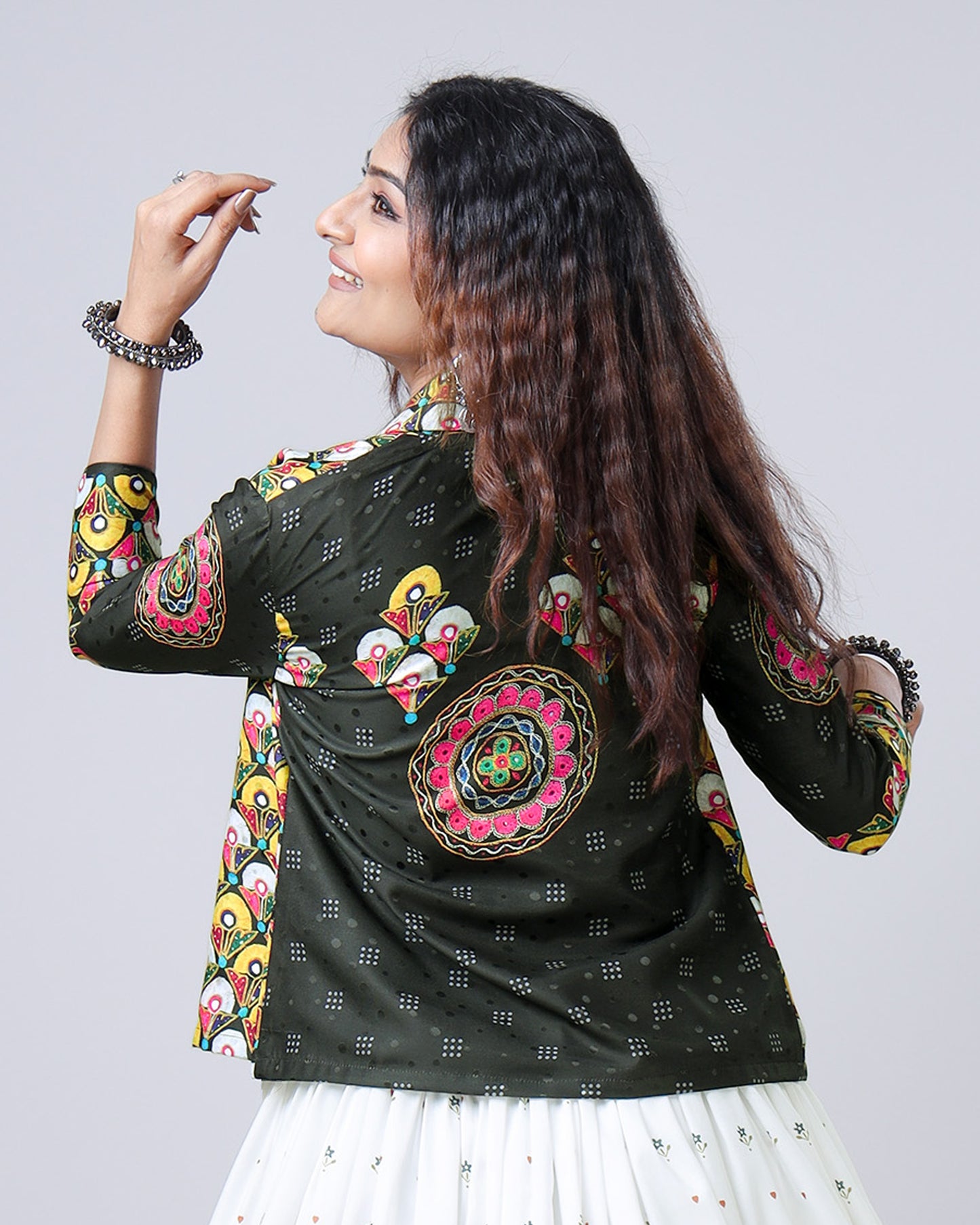 Navratri Edit: Bestselling Gamthee Print Jacket For Women