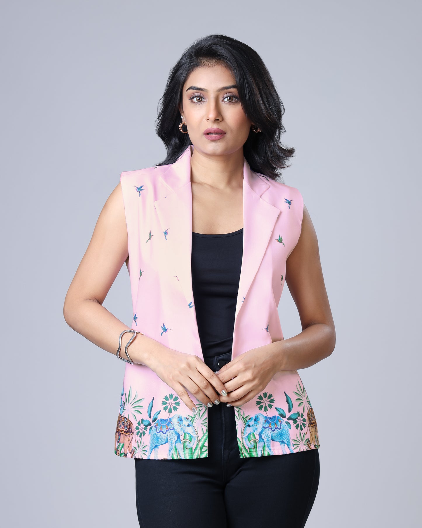 Zara Hatke, Yet Classy - Women's Sleeveless Jacket with Border Detail