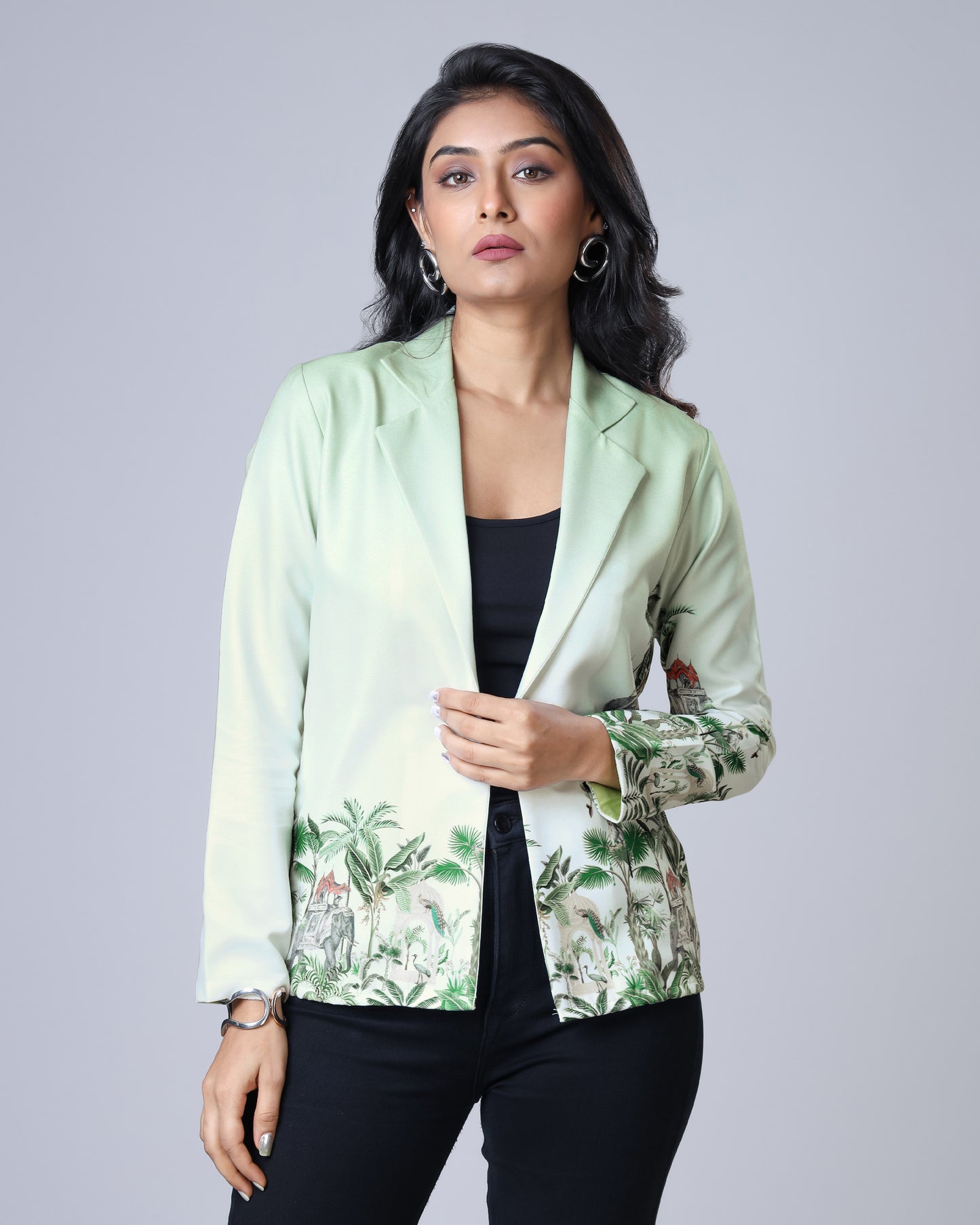 Casual Mein Class - Women's Floral Jacket for Everyday Glam