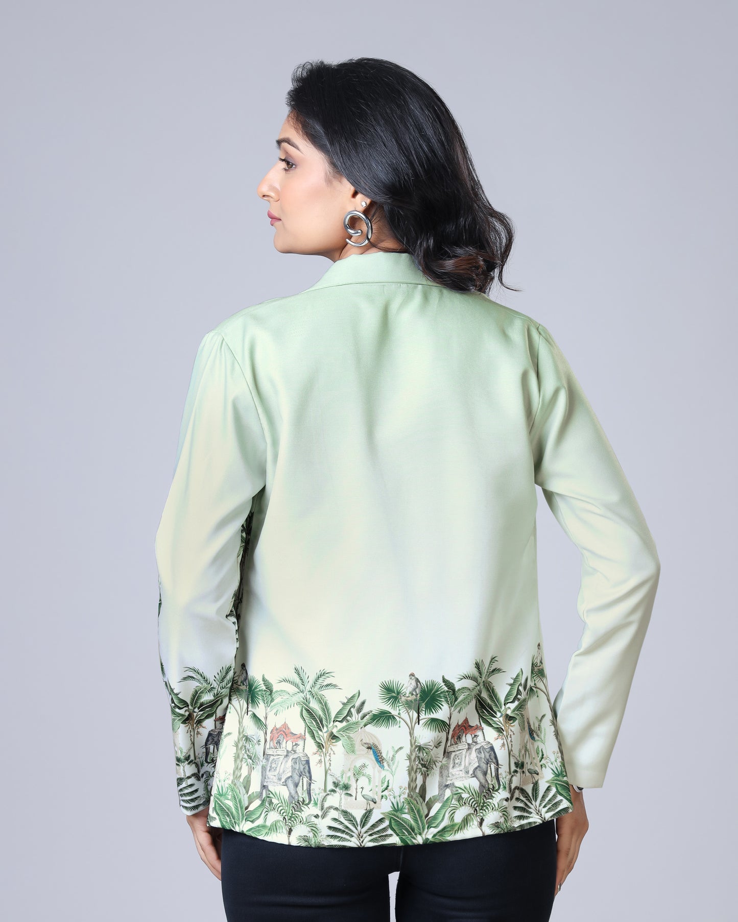 Casual Mein Class - Women's Floral Jacket for Everyday Glam