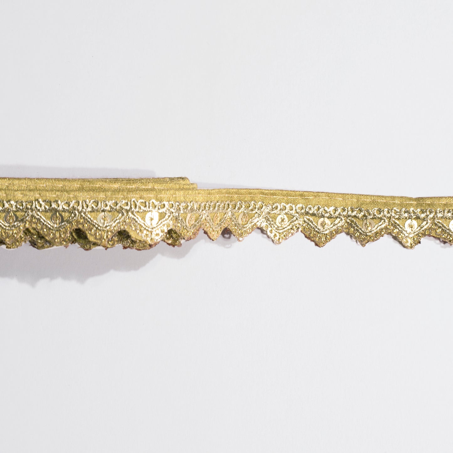 Zardosi Embellished Golden Triangle Scalloped Lace (9 Mtr)