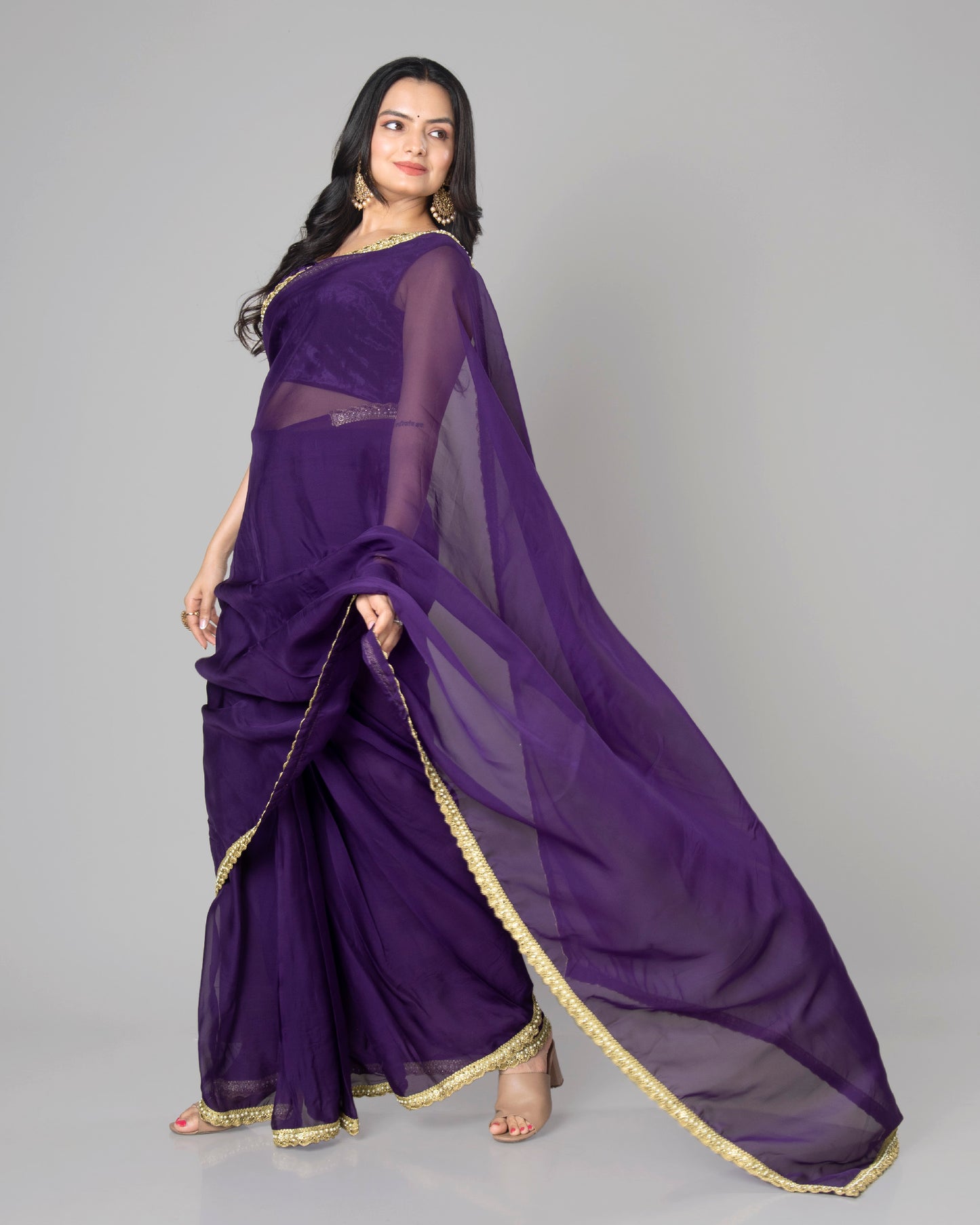 Lace-Trimmed Pre-Draped Pure Organza Saree for Any Occasion