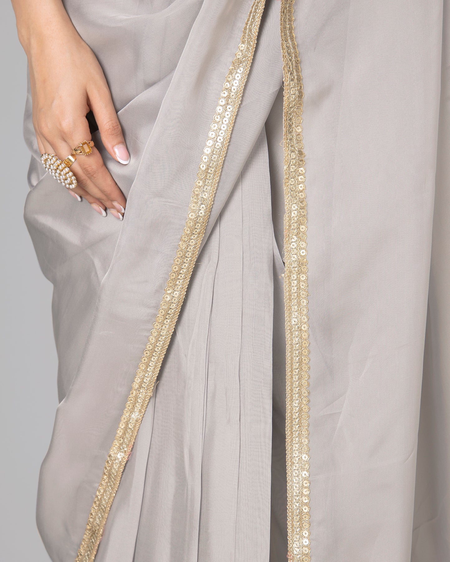 Lace-Trimmed Pure Organza Saree for Any Occasion