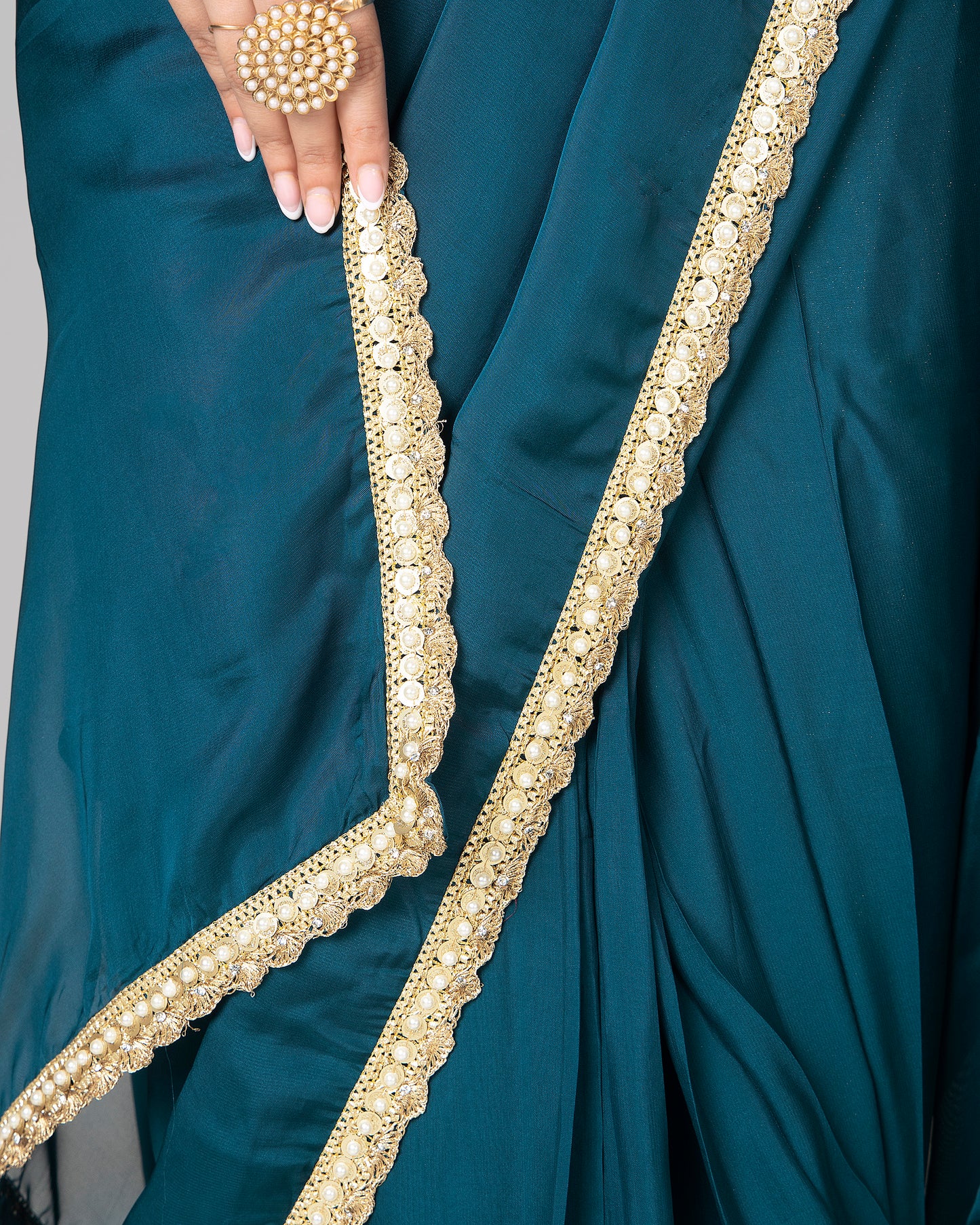 Lace-Trimmed Pure Organza Saree for Any Occasion