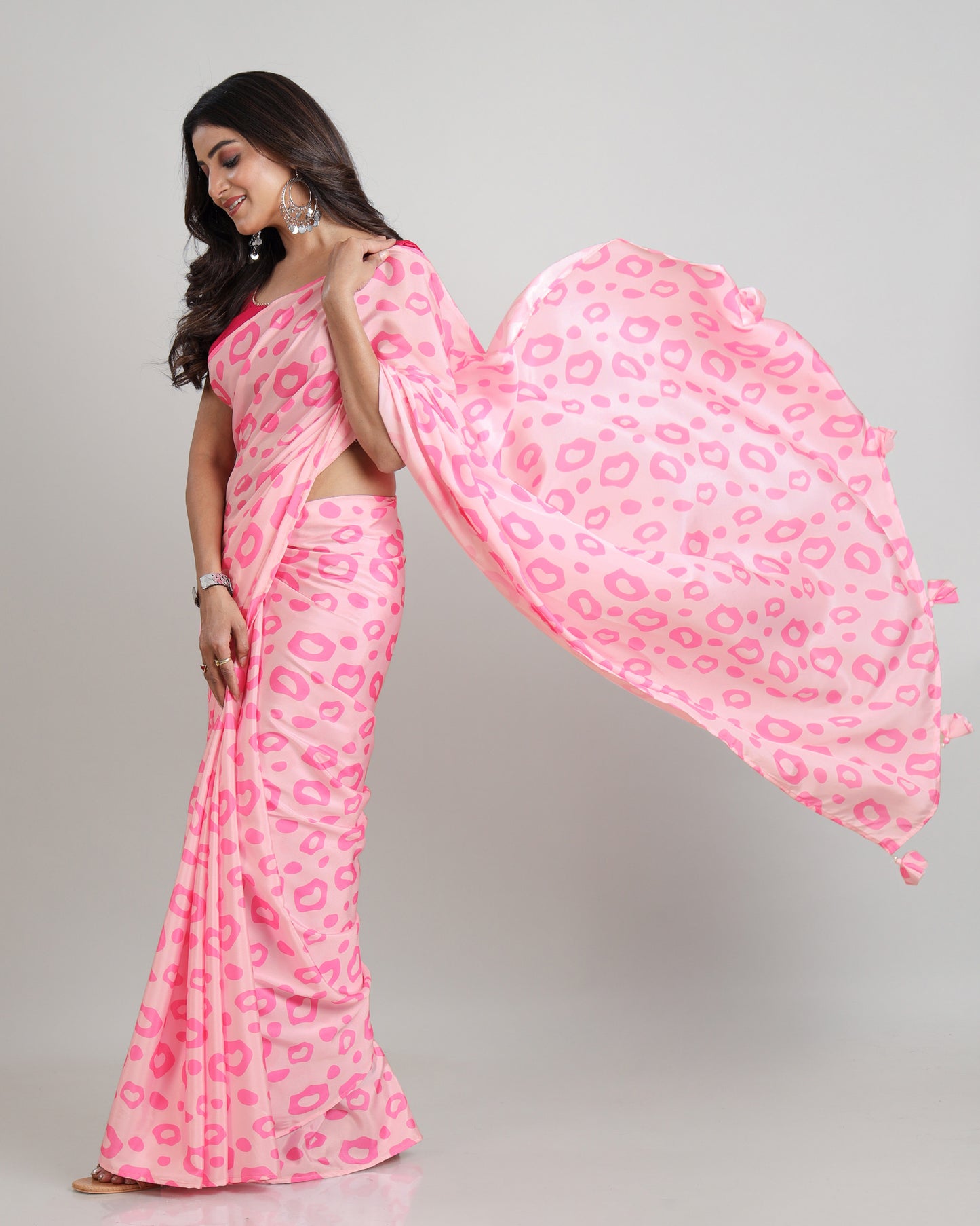 Breathe Easy, Look Exquisite: The Crafted Cool Silk Saree