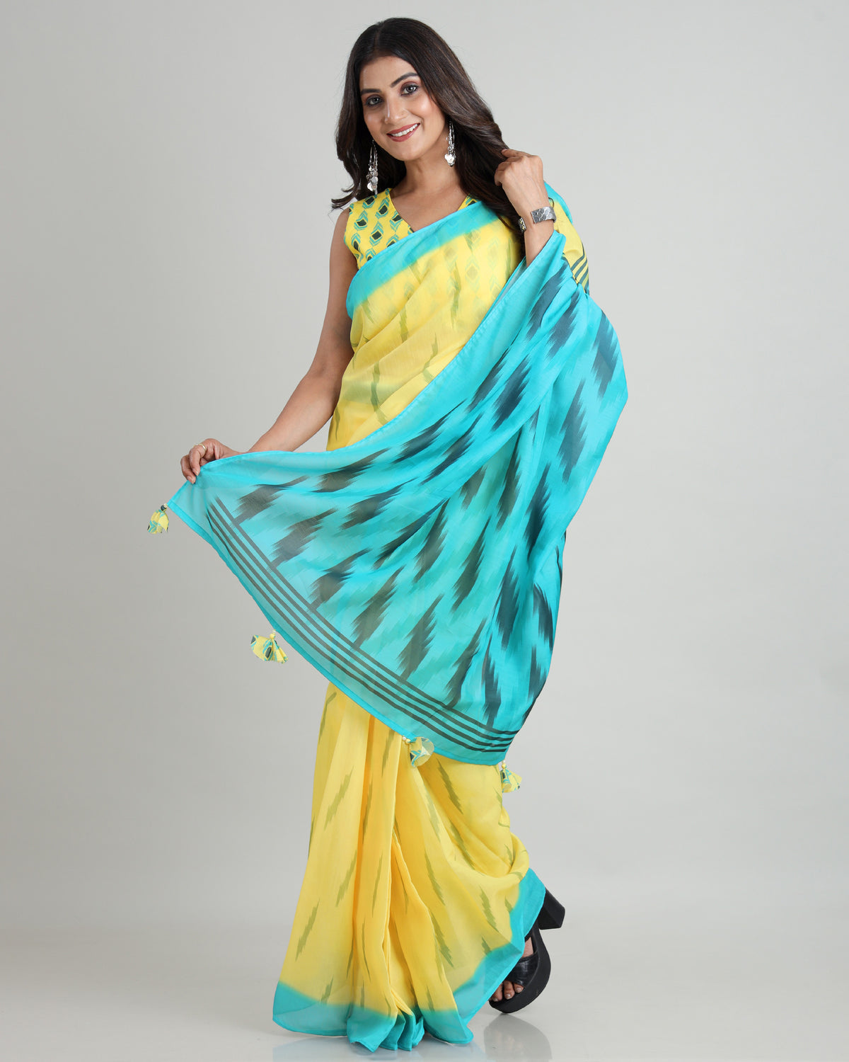 Dress to Impress, Made Easy: The Ikkat Print Saree