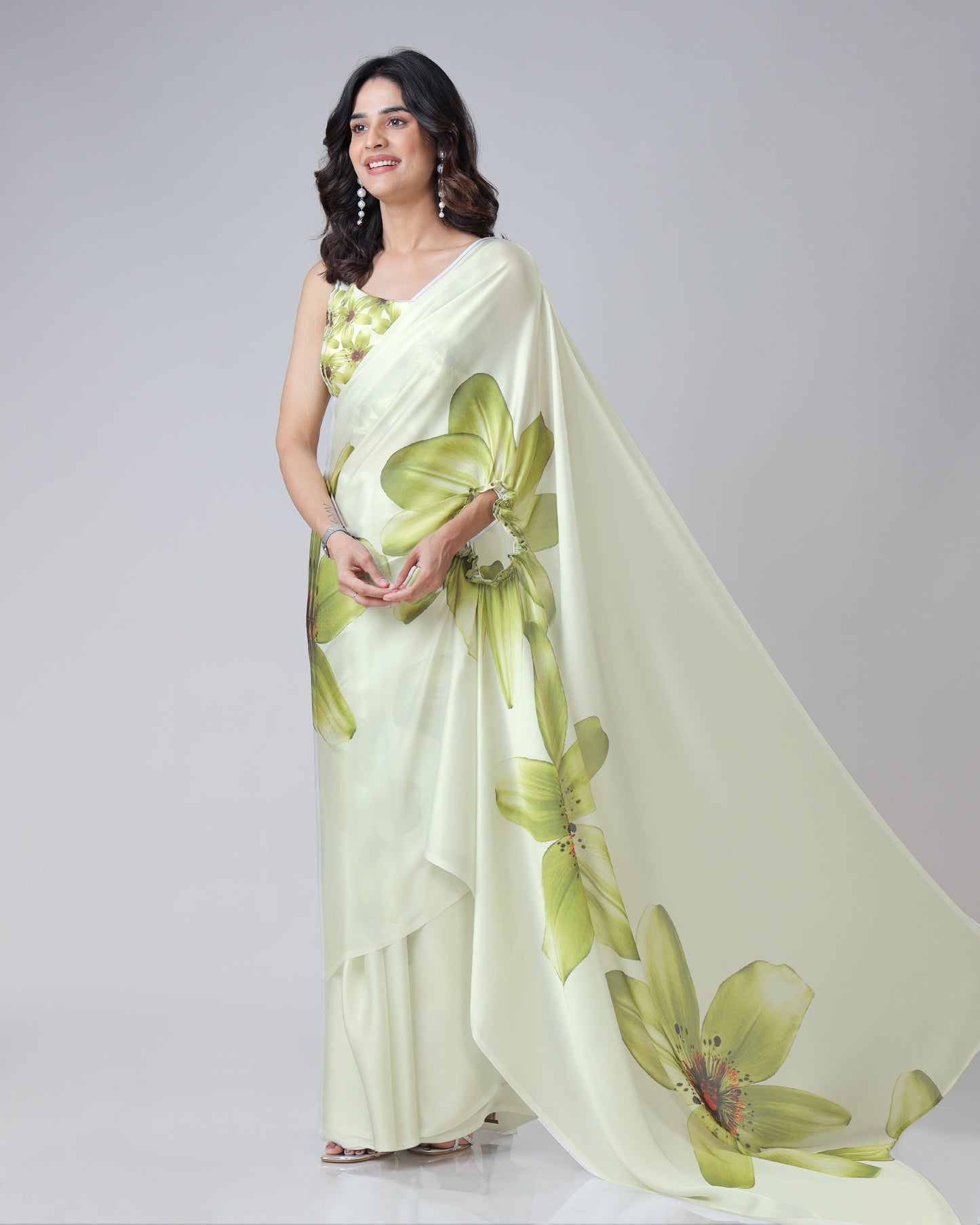 Gorgeous Water Lilly Floral Freehand Saree