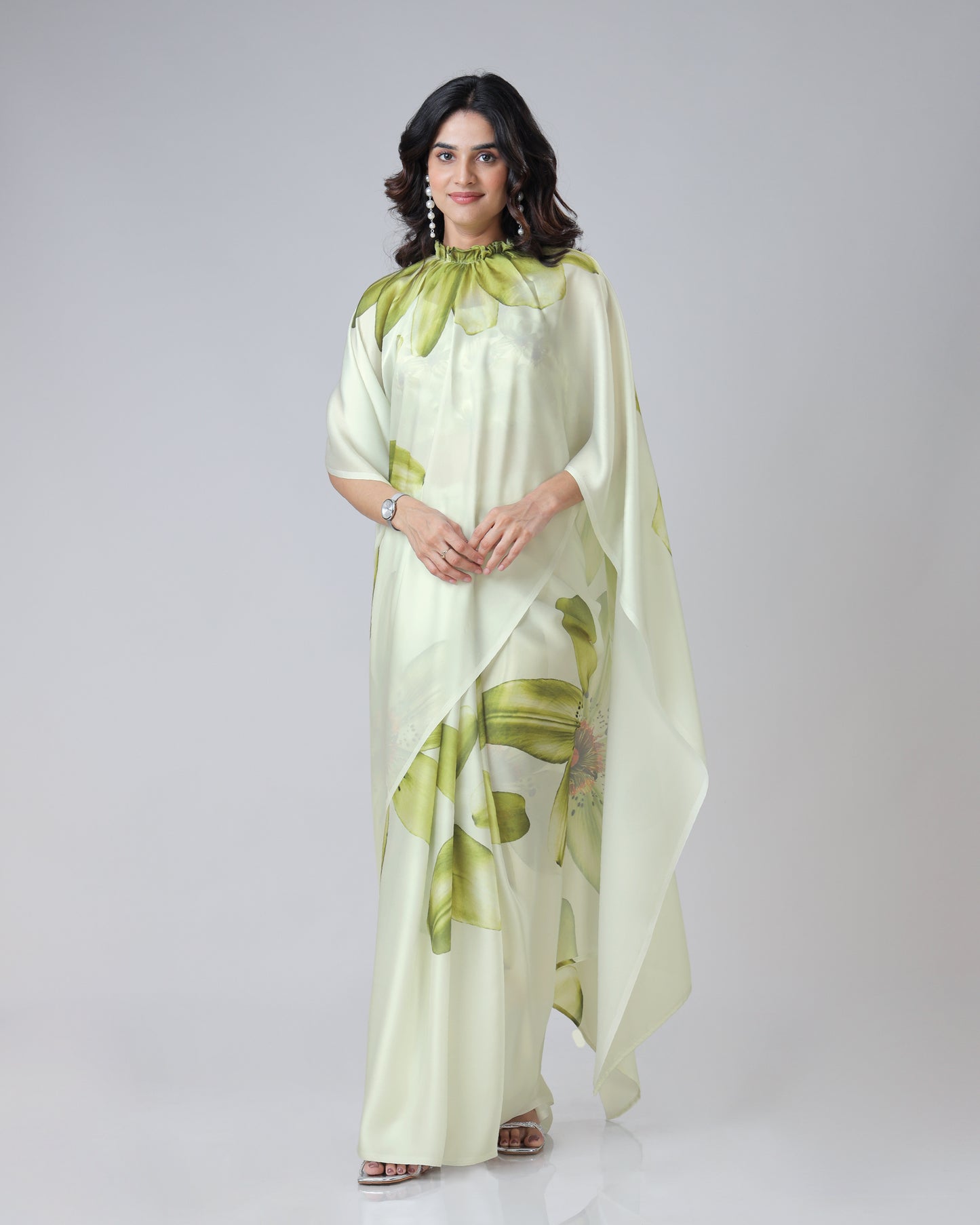 Gorgeous Water Lilly Floral Freehand Saree