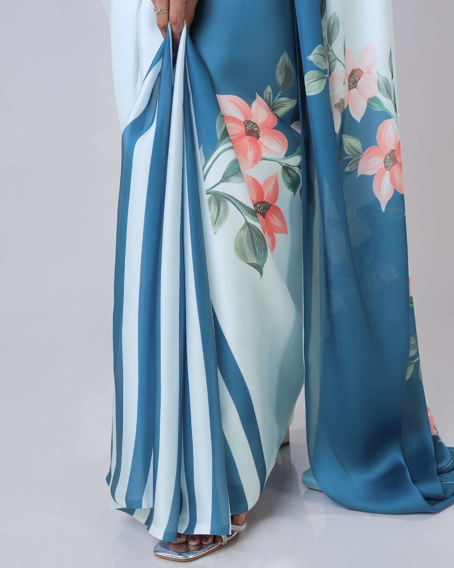 Lovely Floral Stripes Freehand Saree