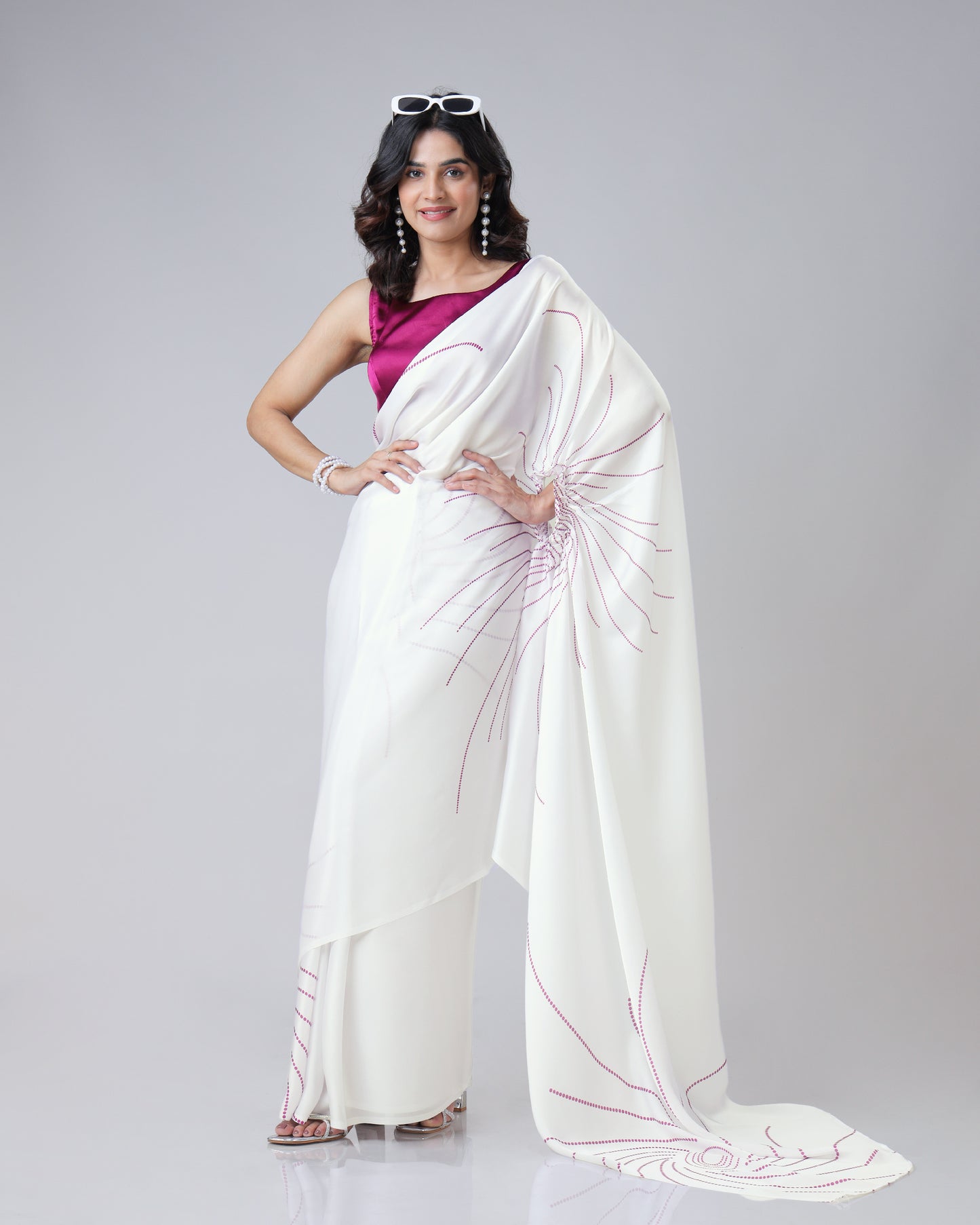 Retro Wavy Polka Stripes Freehand Saree