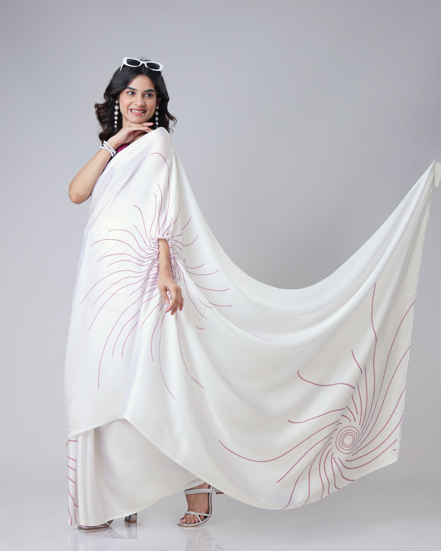 Retro Wavy Polka Stripes Freehand Saree
