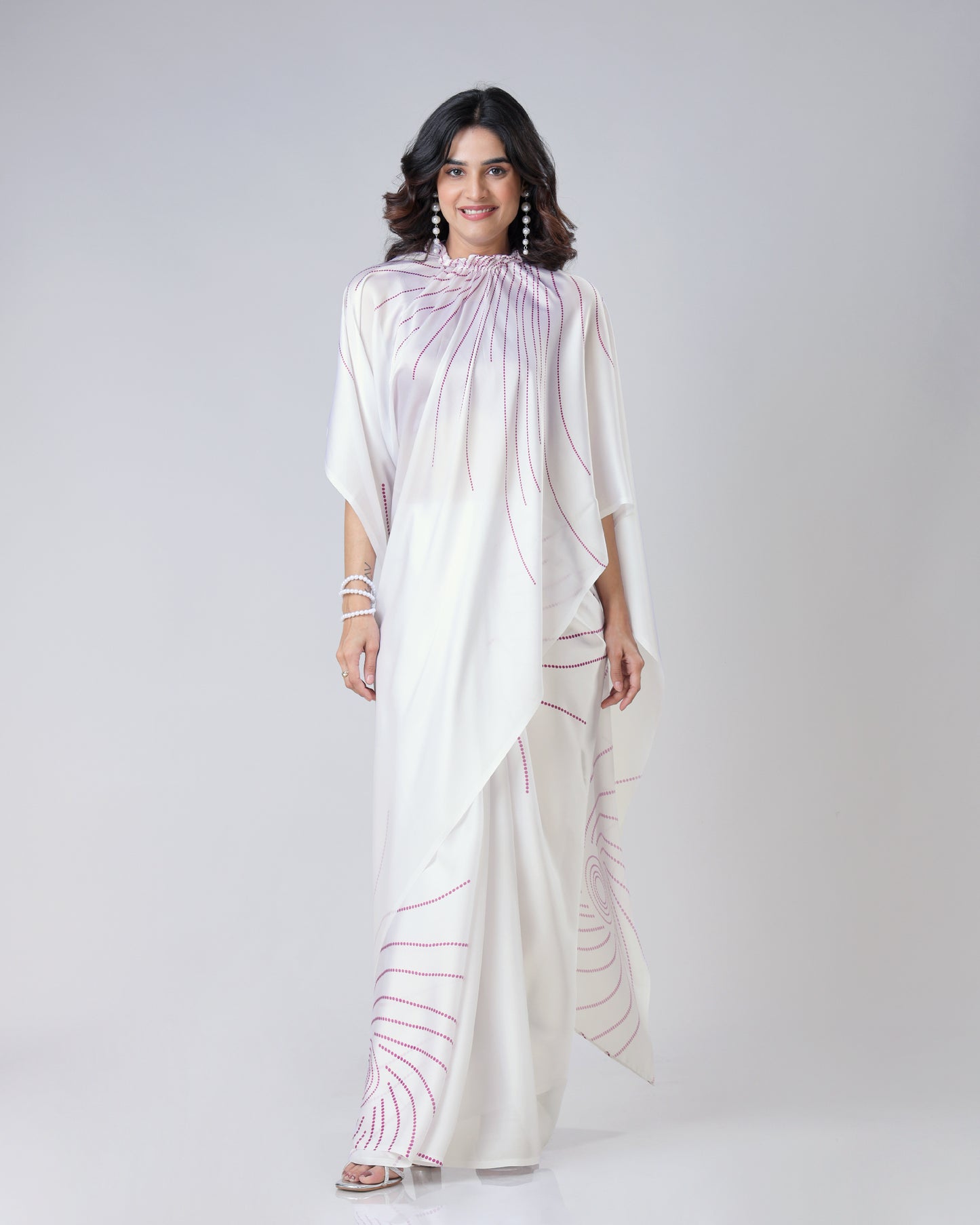 Retro Wavy Polka Stripes Freehand Saree