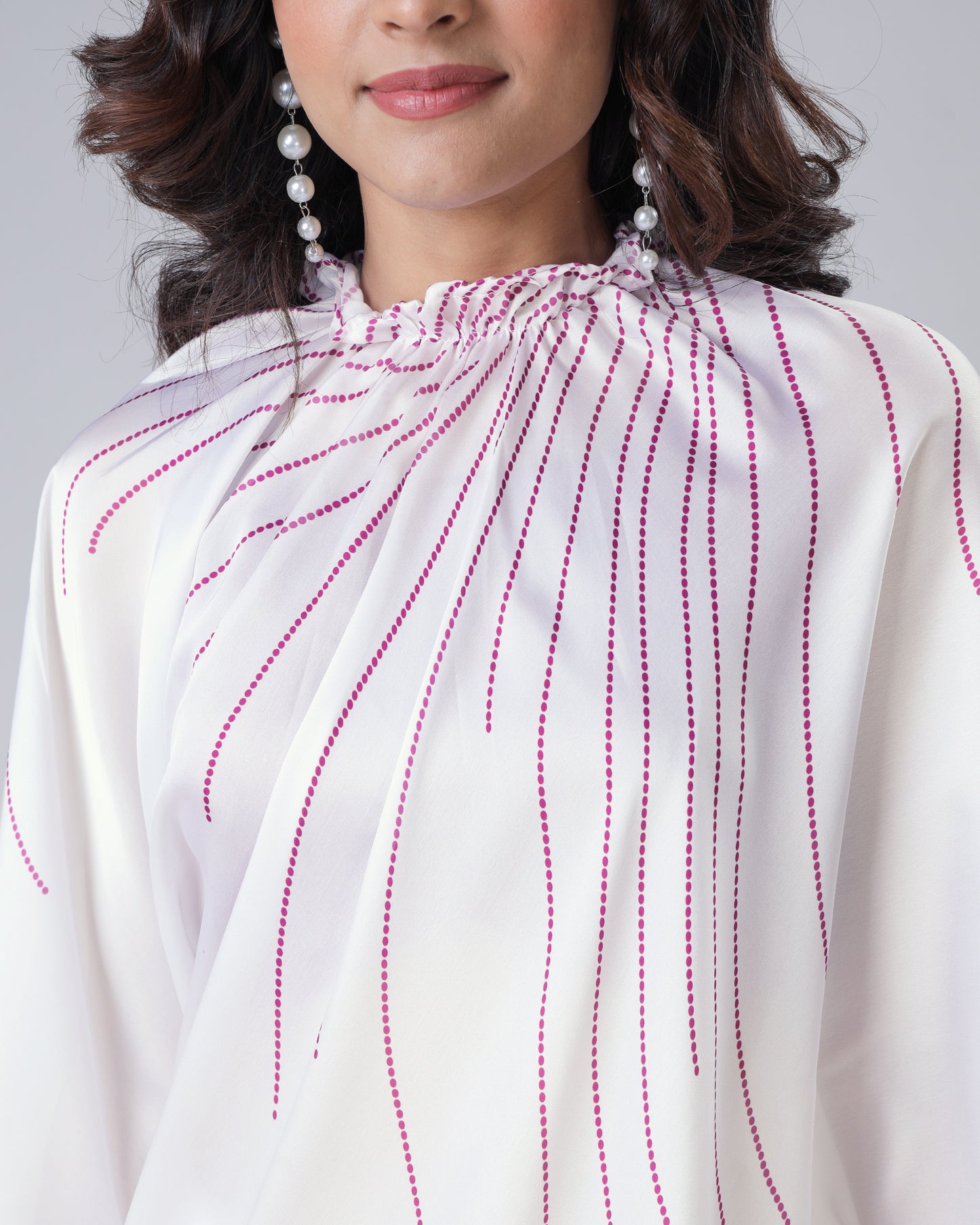 Retro Wavy Polka Stripes Freehand Saree