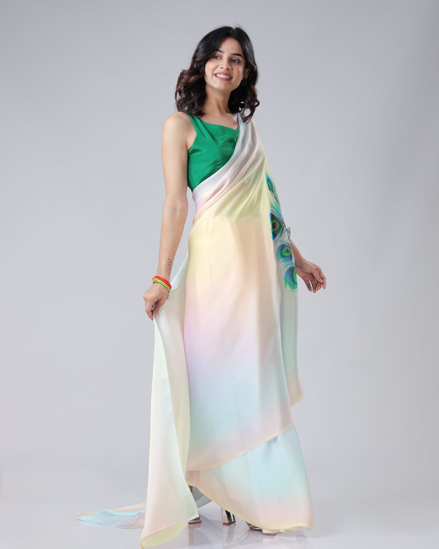 Tredy Color Blend Feather Freehand Saree