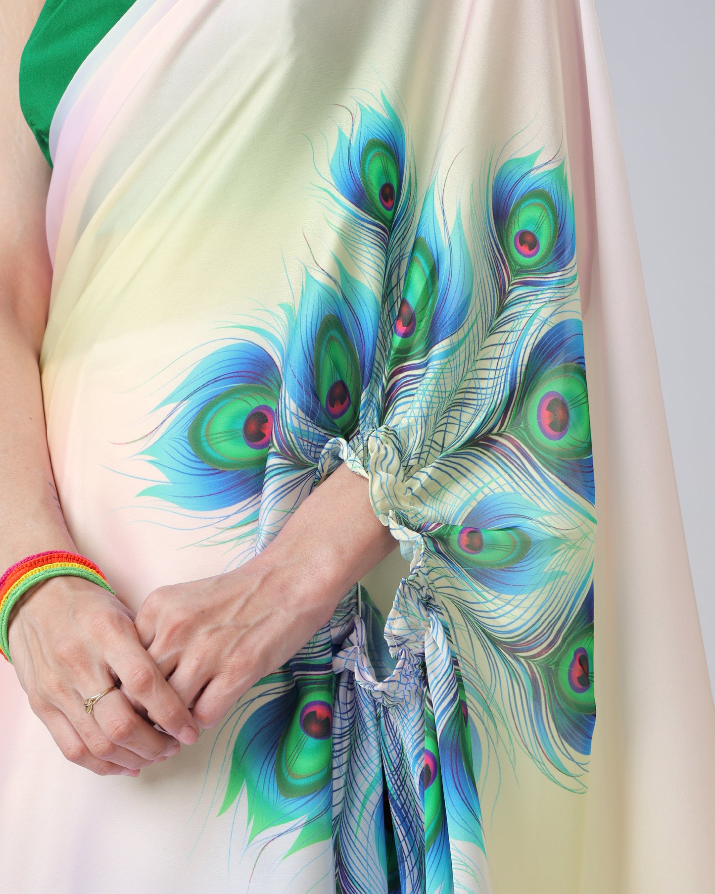 Tredy Color Blend Feather Freehand Saree