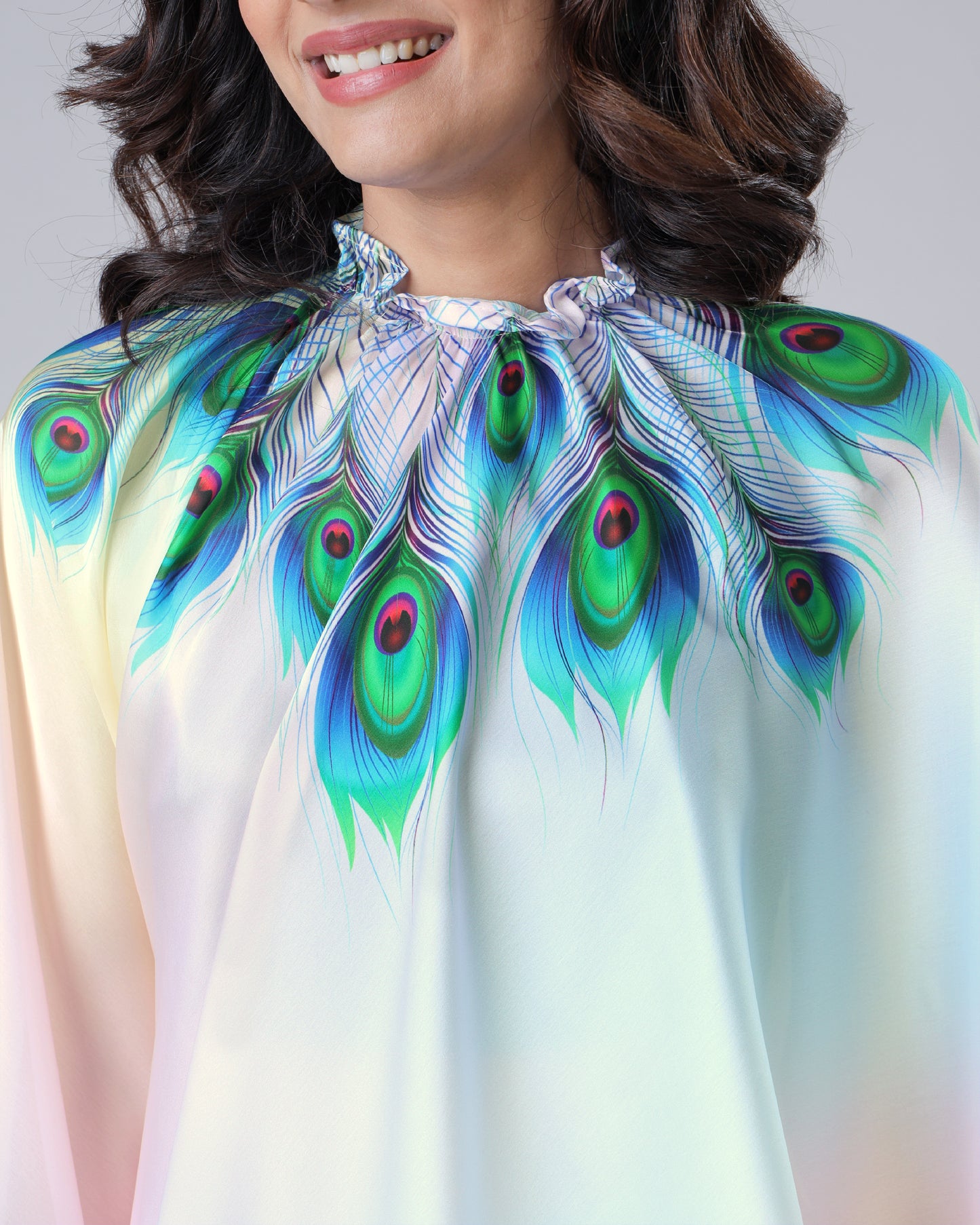 Tredy Color Blend Feather Freehand Saree