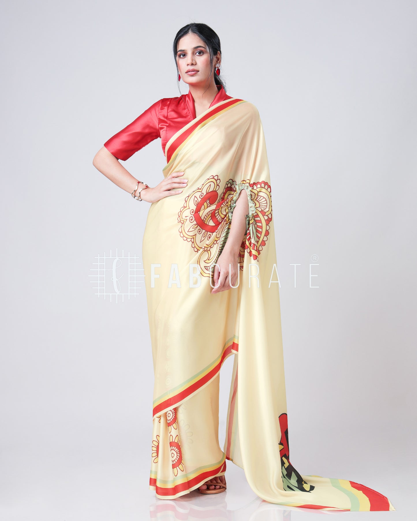 The Trendsetting Floral Mandalaa Freehand Saree By Fabcurate
