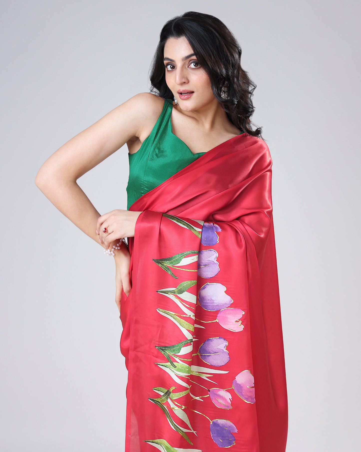 Fashion Bulletin - Foil Work Saree That Broke the Internet 2025