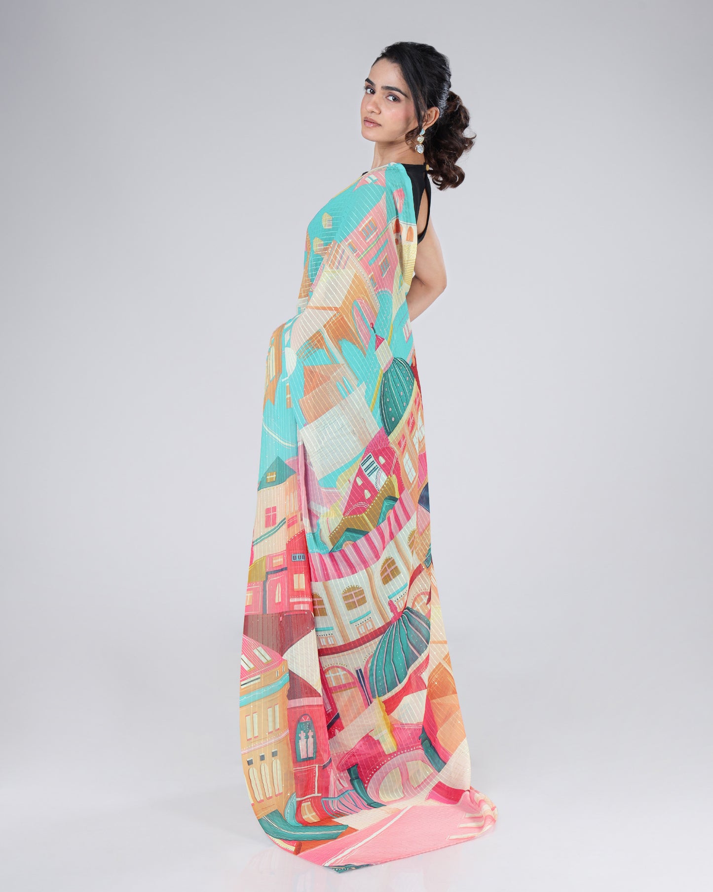 Insta Spotlight Quirky Saree – Trendy Looks, Auto-Like Guaranteed!