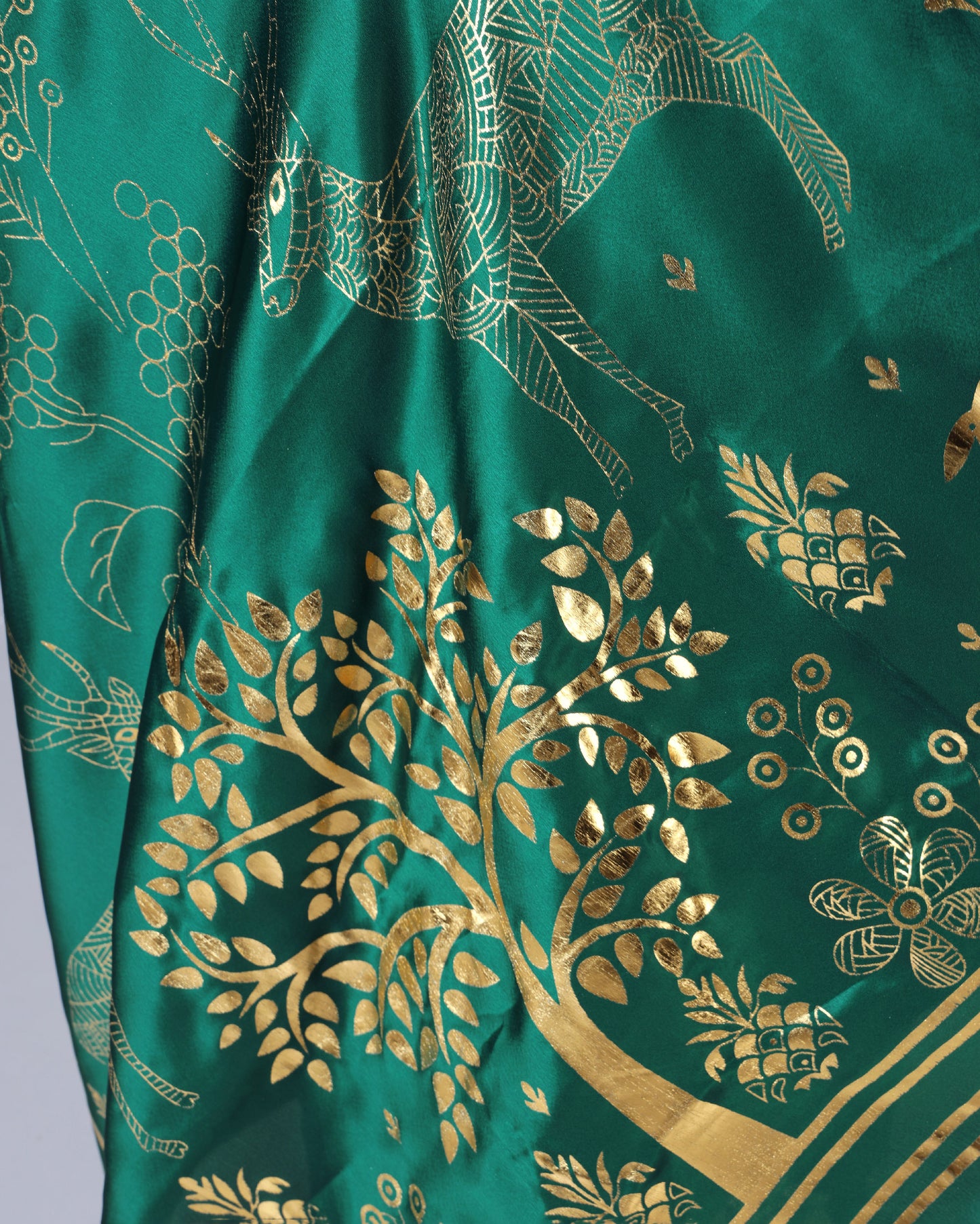 Golden Deer Motif Gold Foil Edition Premium Saree ??