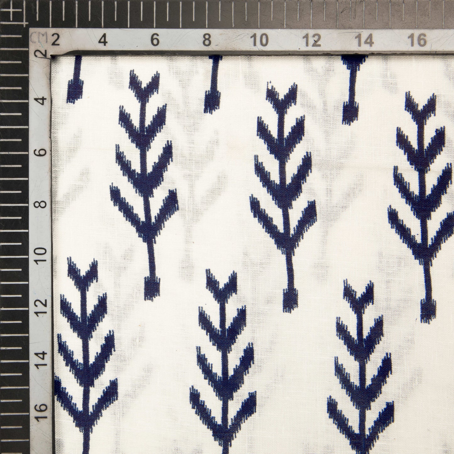 White And Navy Blue Leaf Pattern Screen Print Cotton Slub Fabric - Fabcurate