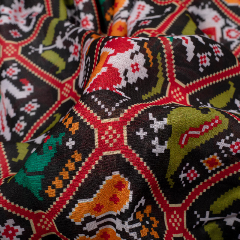 Black And White Patola Pattern Digital Print Georgette Fabric