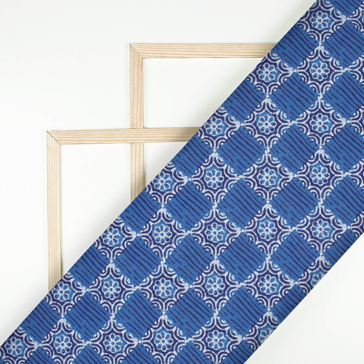 Blue And White Indiigo Pattern Digital Print Linen Textured Fabric (Width 56 Inches)