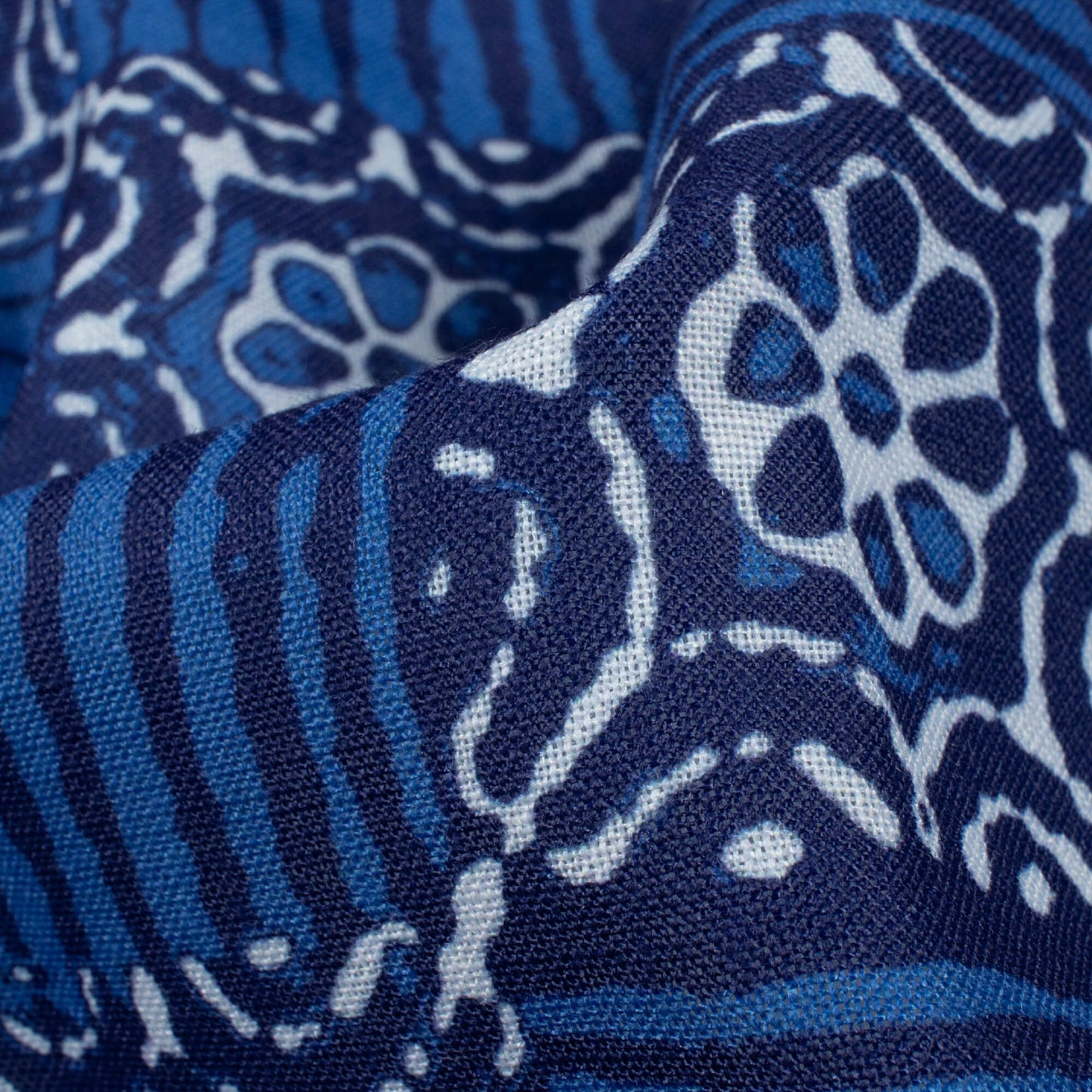 Blue And White Indigo Pattern Digital Print Linen Textured Fabric (Width 56 Inches)