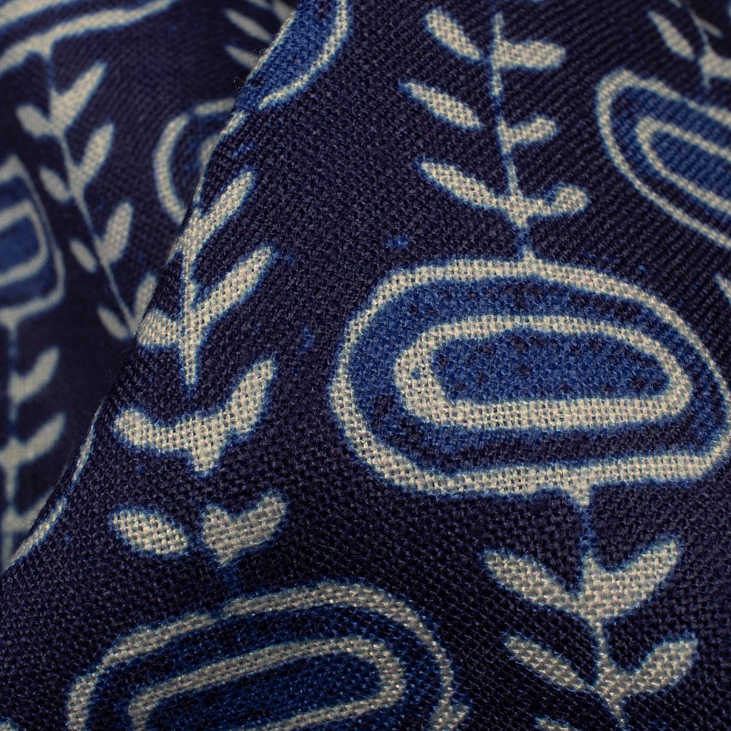 Blue And White Indigo Pattern Digital Print Linen Textured Fabric (Width 56 Inches)