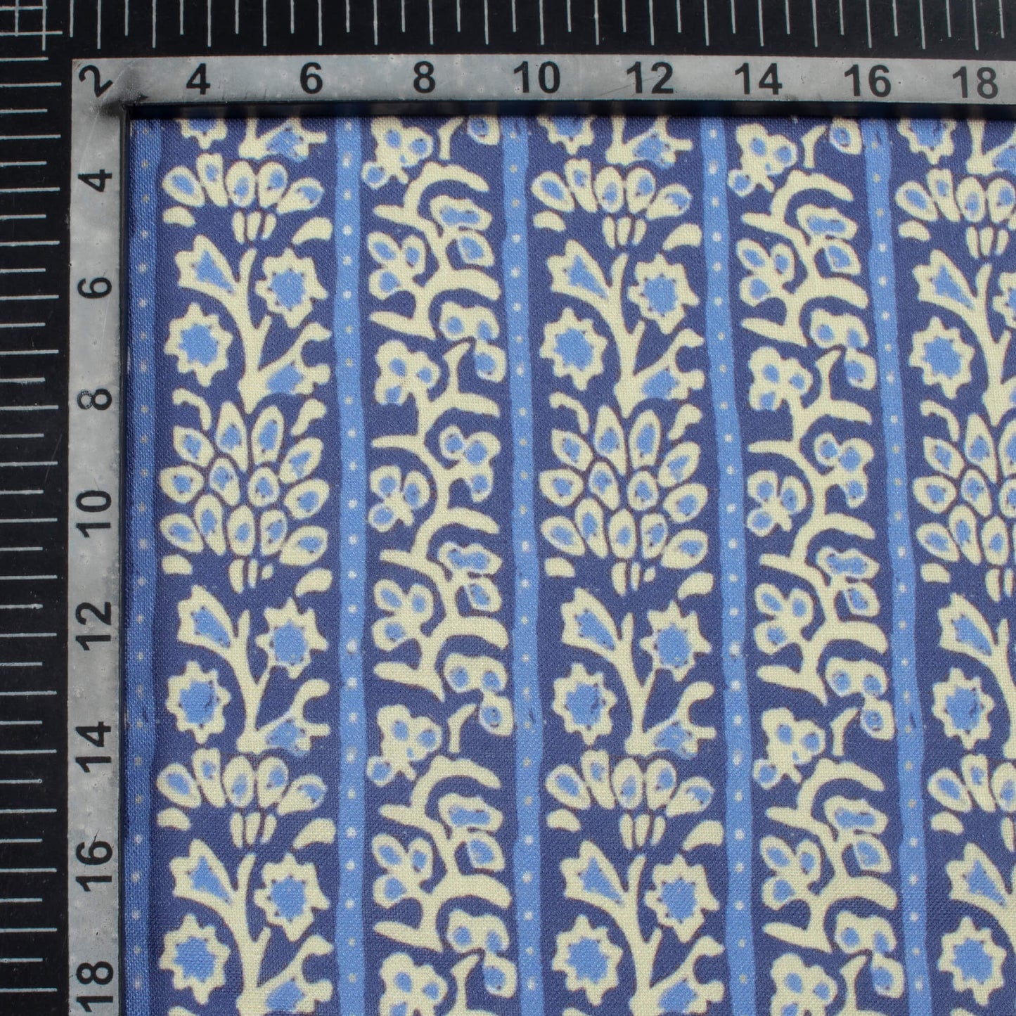 Blue And White Indiigo Pattern Digital Print Linen Textured Fabric (Width 56 Inches)