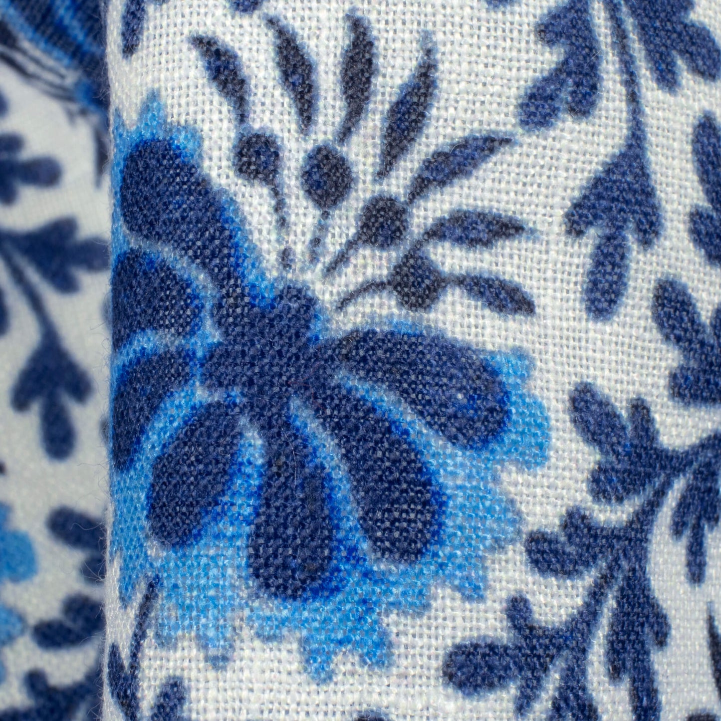 Blue And White Indiigo Pattern Digital Print Linen Textured Fabric (Width 56 Inches)