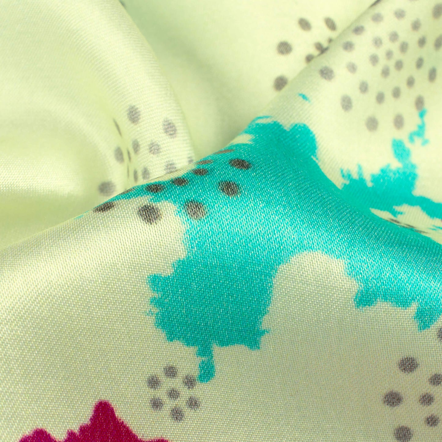 Cream And Deep Pink Tye And Dye Pattern Digital Print Viscose Gaji Silk Fabric