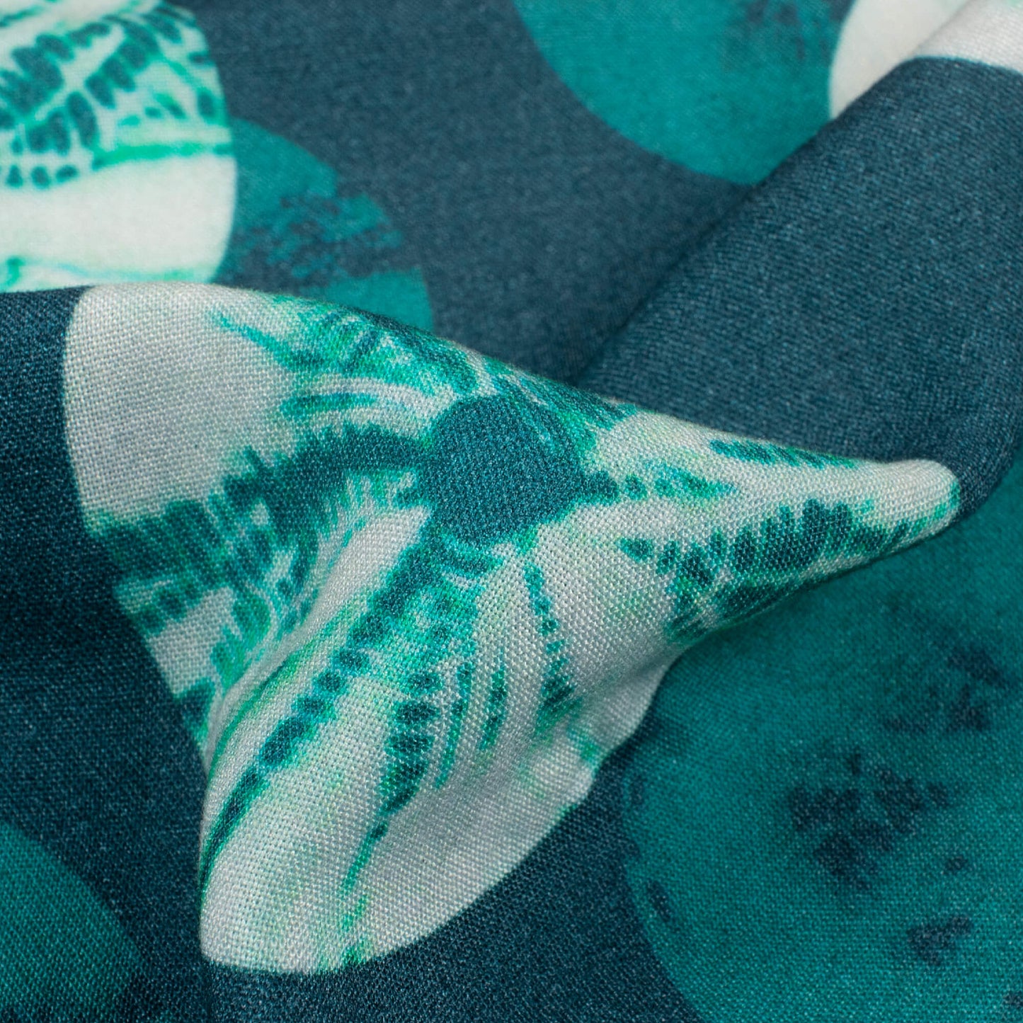 Pine Green And White Shibori Pattern Digital Print Viscose Rayon Fabric (Width 58 Inches)