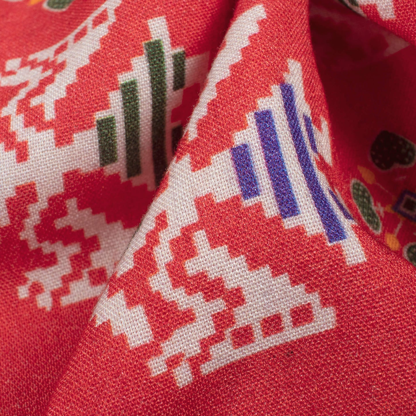 Vermilion Red And White Patolaa Pattern Digital Print Viscose Rayon Fabric (Width 58 Inches)