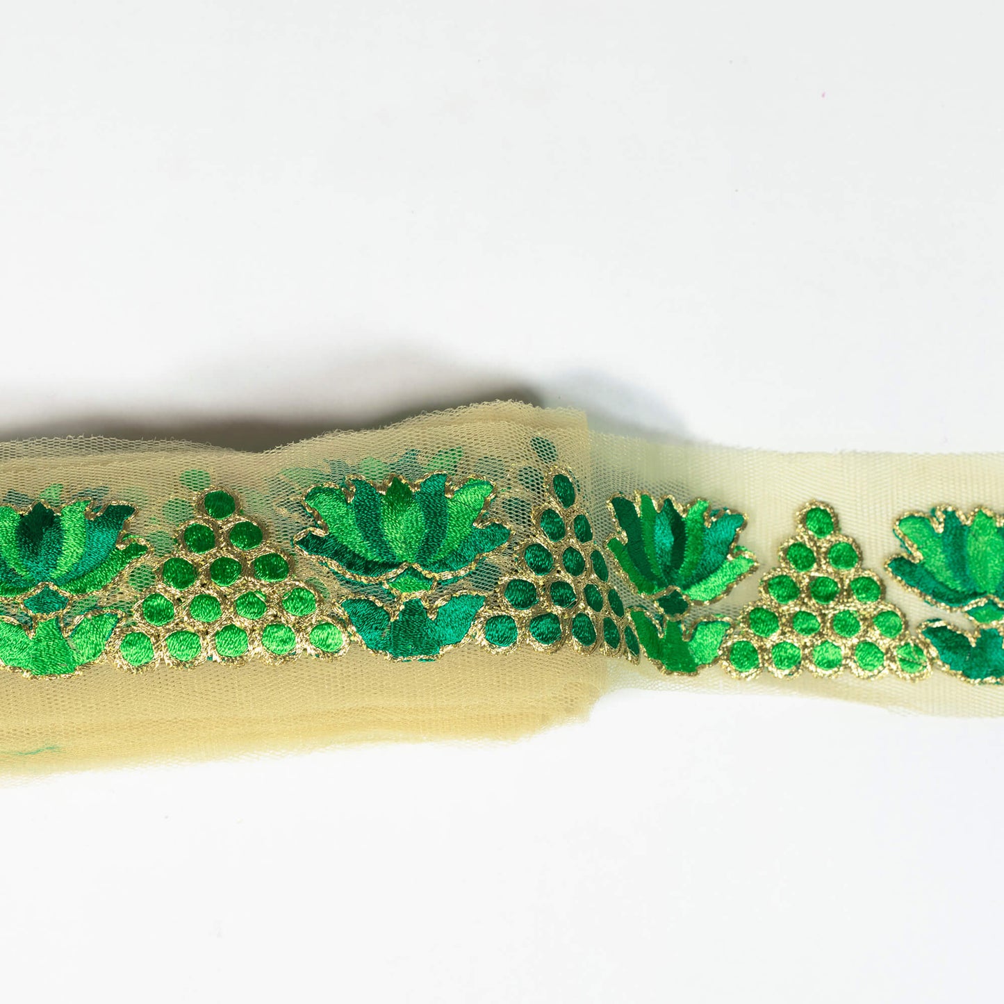 Kelly Green Floral Pattern Zari Embroidery Net Lace (9 Mtr)
