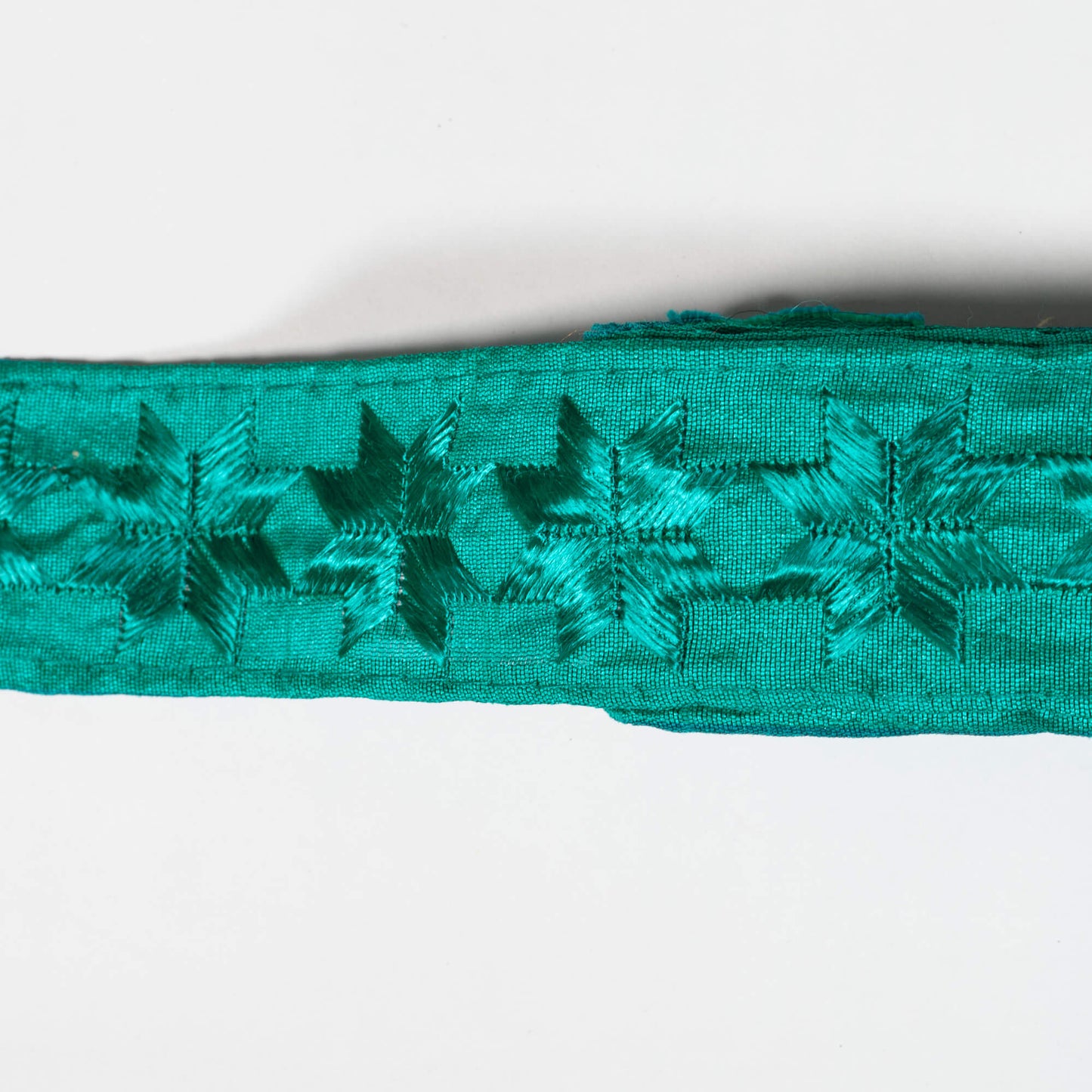 Pine Green Abstract Pattern Embroidery Tusser Silk Lace (9 Mtr)
